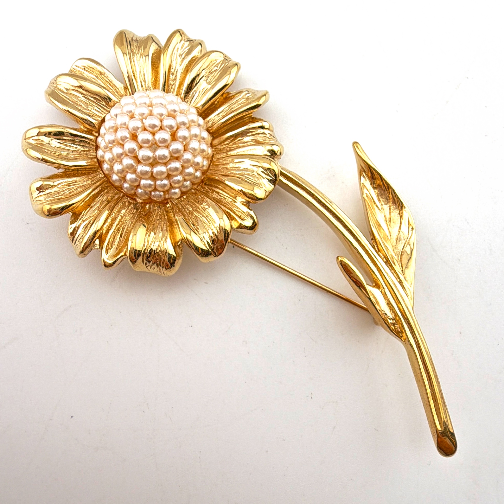 Mid-Century 50s–70s 4 in Gold Tone Faux Pearl Sunflower Stem Brooch 37.00g