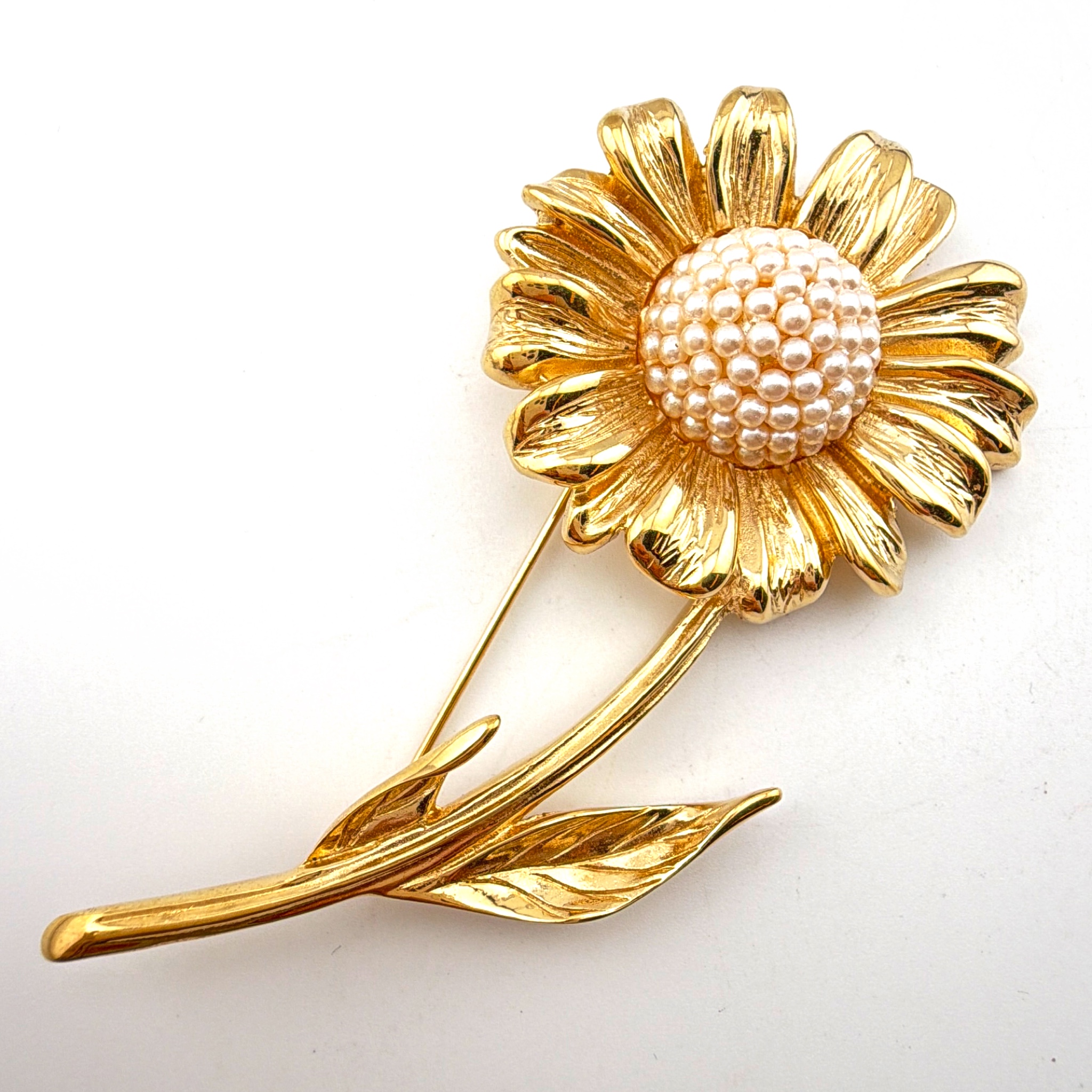 Mid-Century 50s–70s 4 in Gold Tone Faux Pearl Sunflower Stem Brooch 37.00g — Side