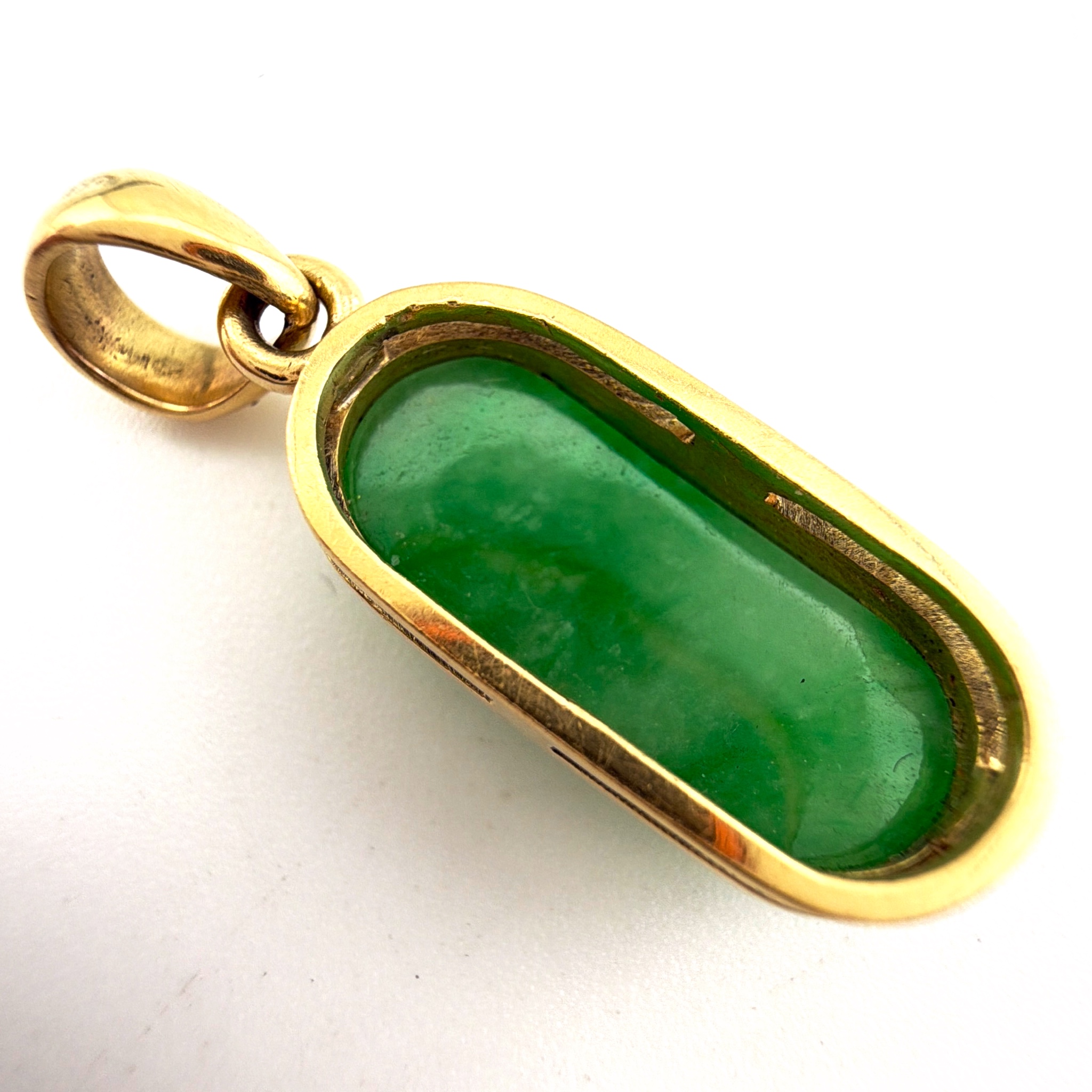 18K Yellow Gold Green Jade Cabochon 1.25 in Bezel Pendant 3.14g — Side
