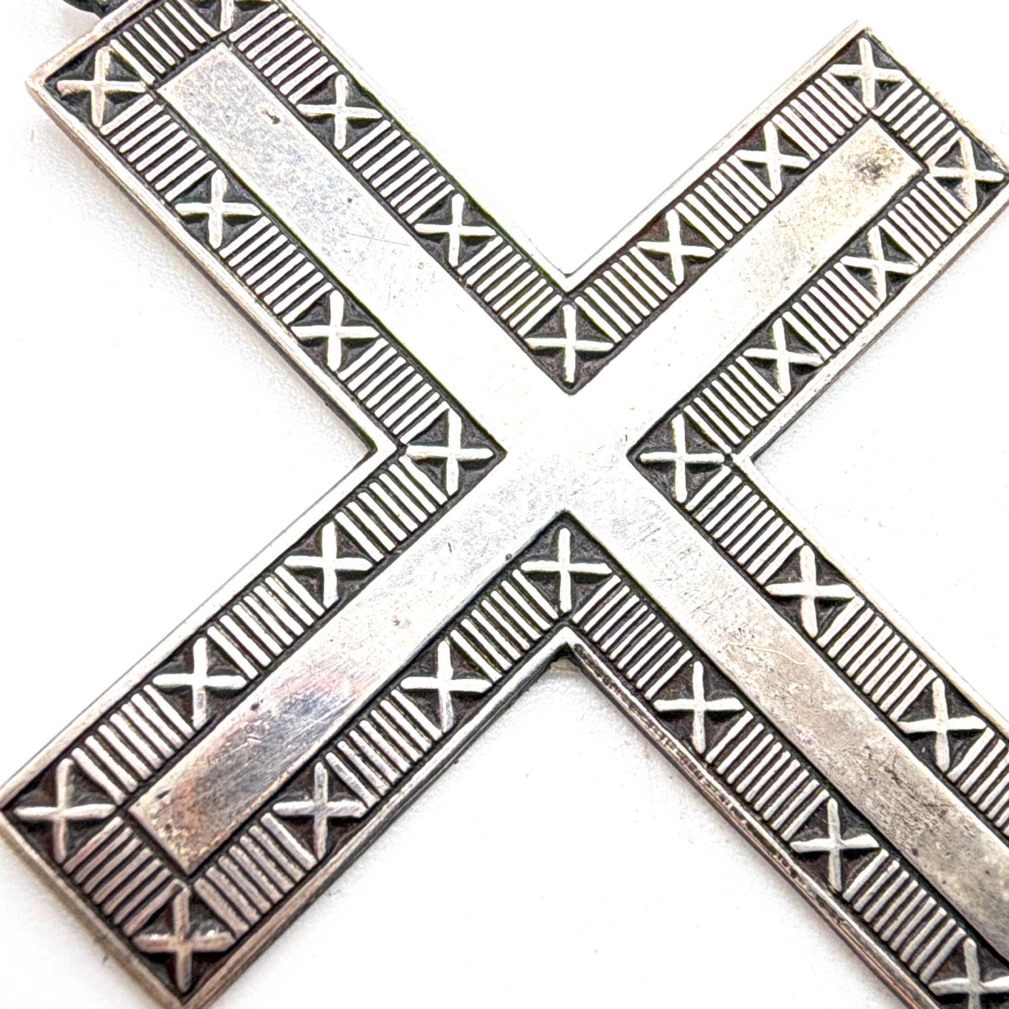 Vintage Large Sterling Geometric Engraved Cross Pendant 10.44g 2.75 in — Detail