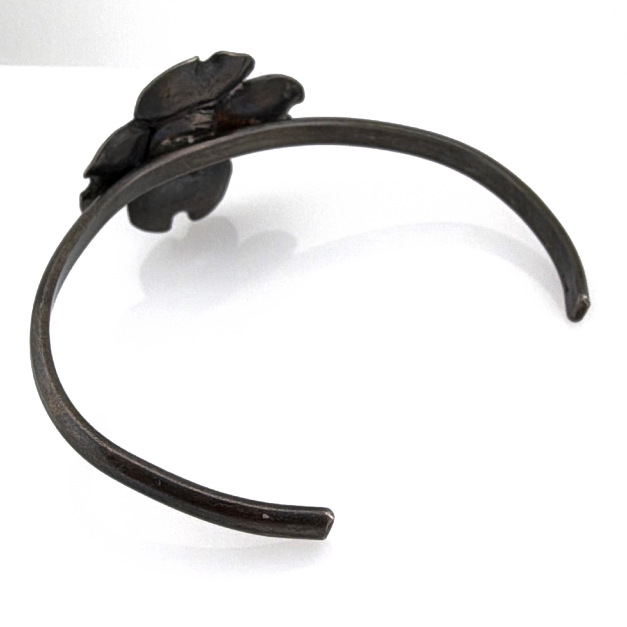 Retro 40s–60s Stuart Nye Sterling Dogwood Flower Cuff Bracelet 9.47g 6 in — Side