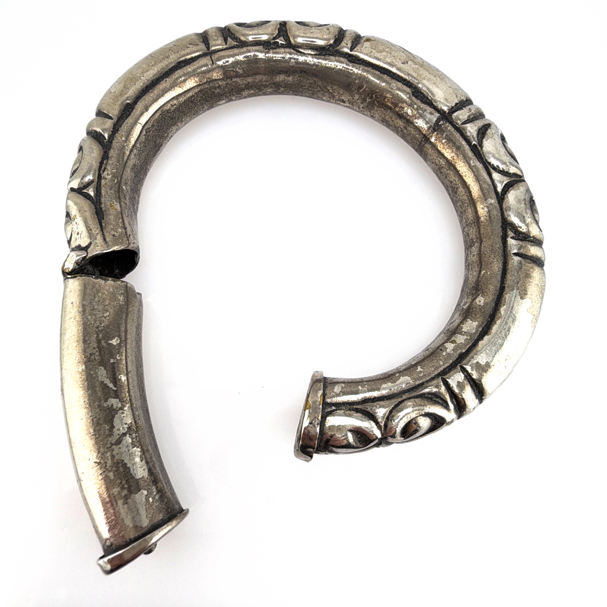 Silver Tone Scroll Motif Hinged Bangle Bracelet 37.59g 2.5 in — Back