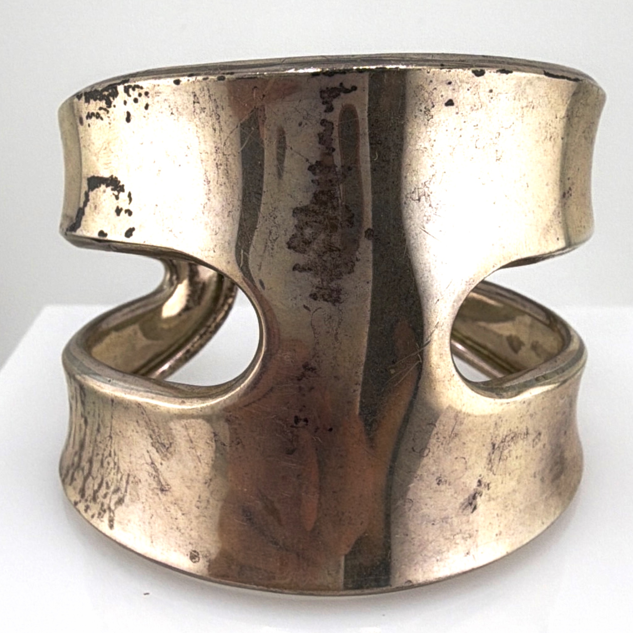 Retro 80s–90s Sterling Robert Lee Morris Modernist Swirl Cuff Bracelet 61.54g 2.25 in — Front