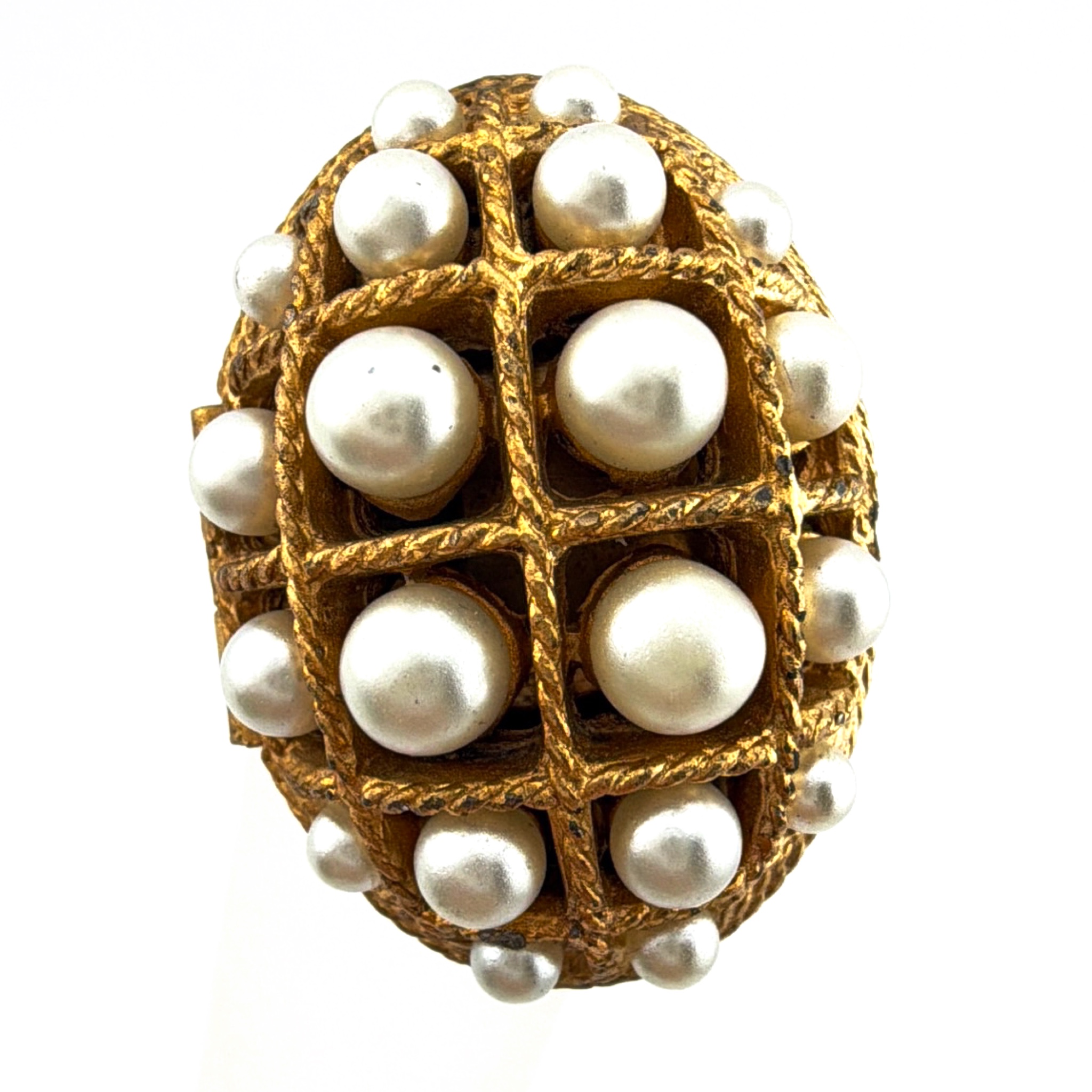 70s Size 5 Avon Gold Tone Faux Pearl Hinged Compartment Ring 20.87g — Front