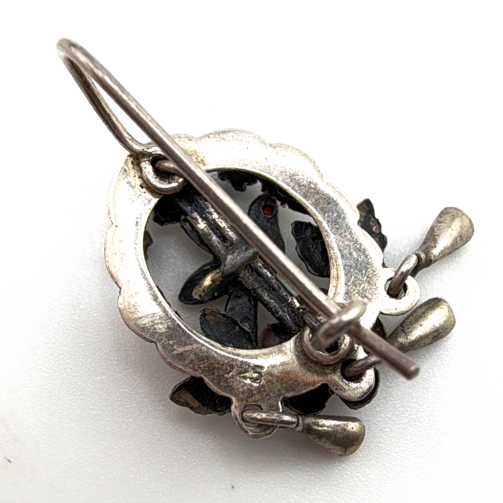 Victorian style Sterling Bird Swallow Floral Brooch, Dangles 3.67g — Detail