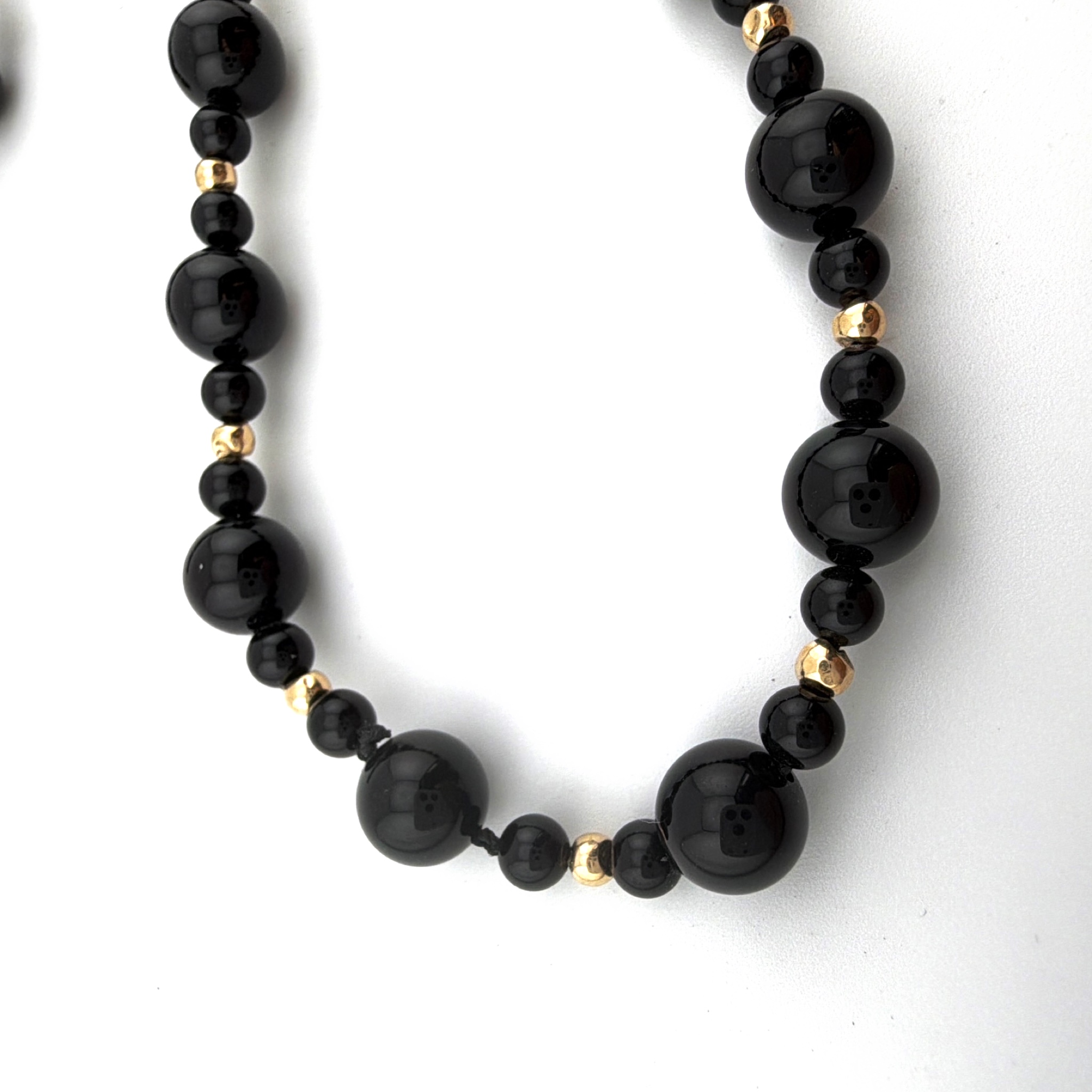 14K Gold Black Onyx Graduated Bead Necklace 28 in — Front