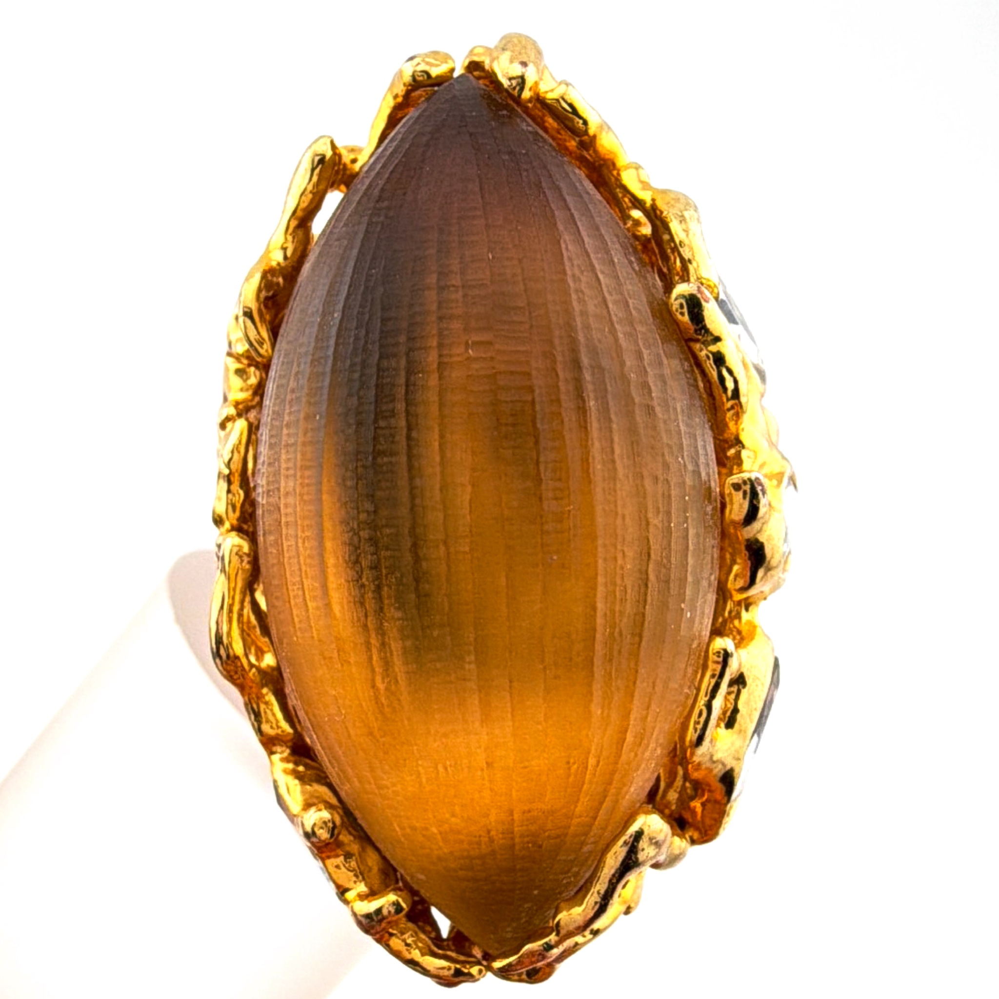 Alexis Bittar Gold Tone Carved Size 7 Amber Lucite Crystal Branch Statement Cocktail Ring 16.17g — Front
