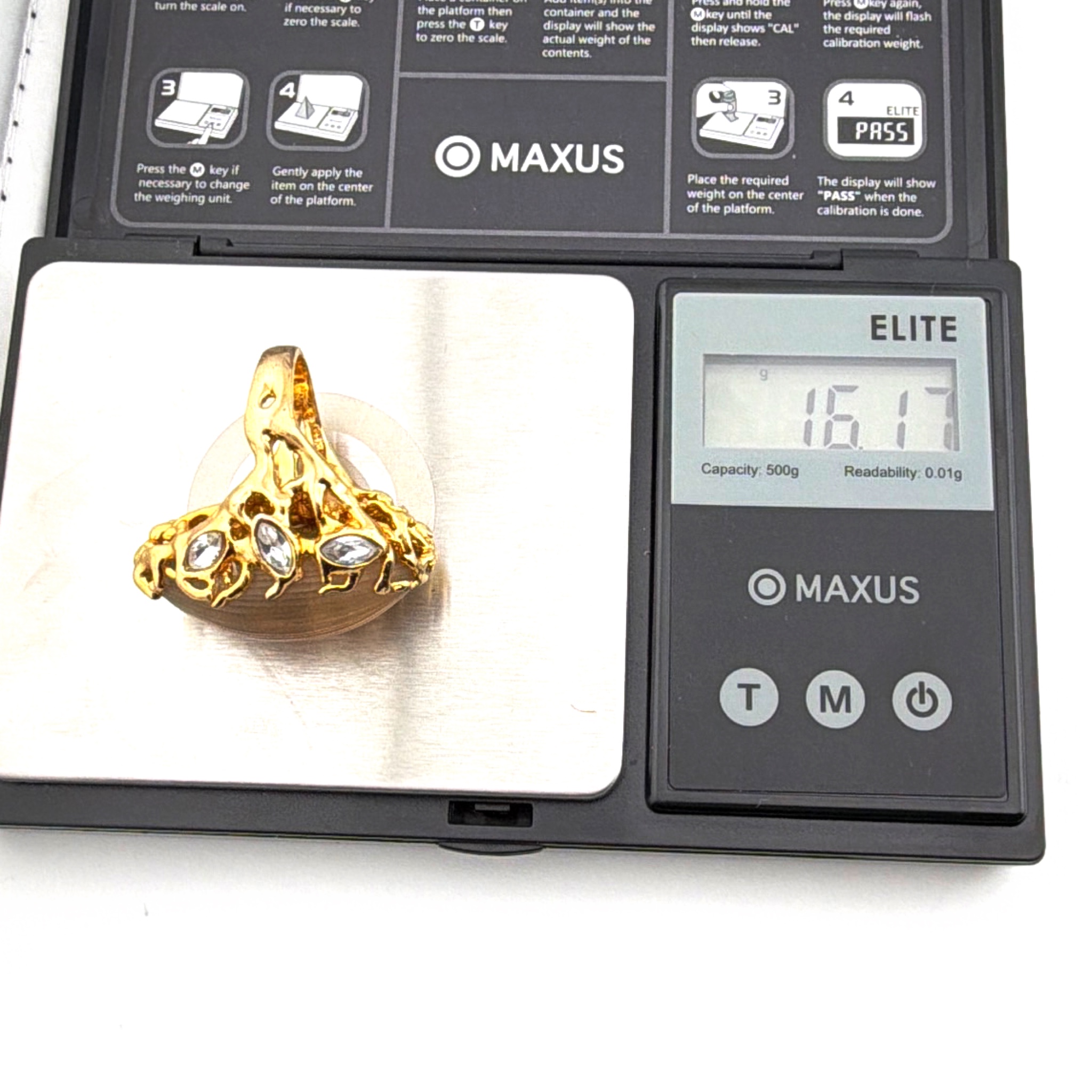 Alexis Bittar Gold Tone Carved Size 7 Amber Lucite Crystal Branch Statement Cocktail Ring 16.17g — For scale