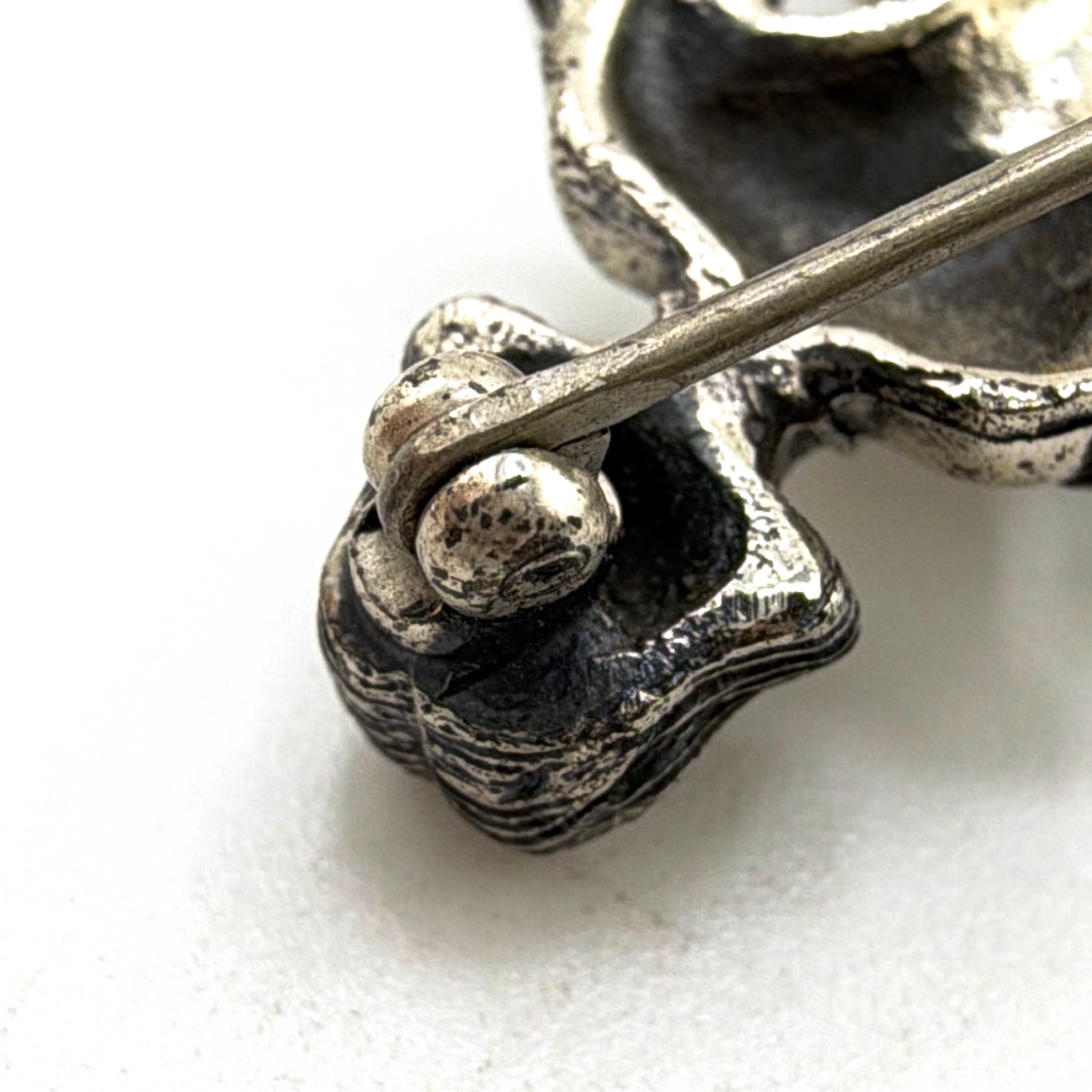 Retro 40s–50s Sterling Danecraft Figural Lady Dress Brooch 22.73g — Detail