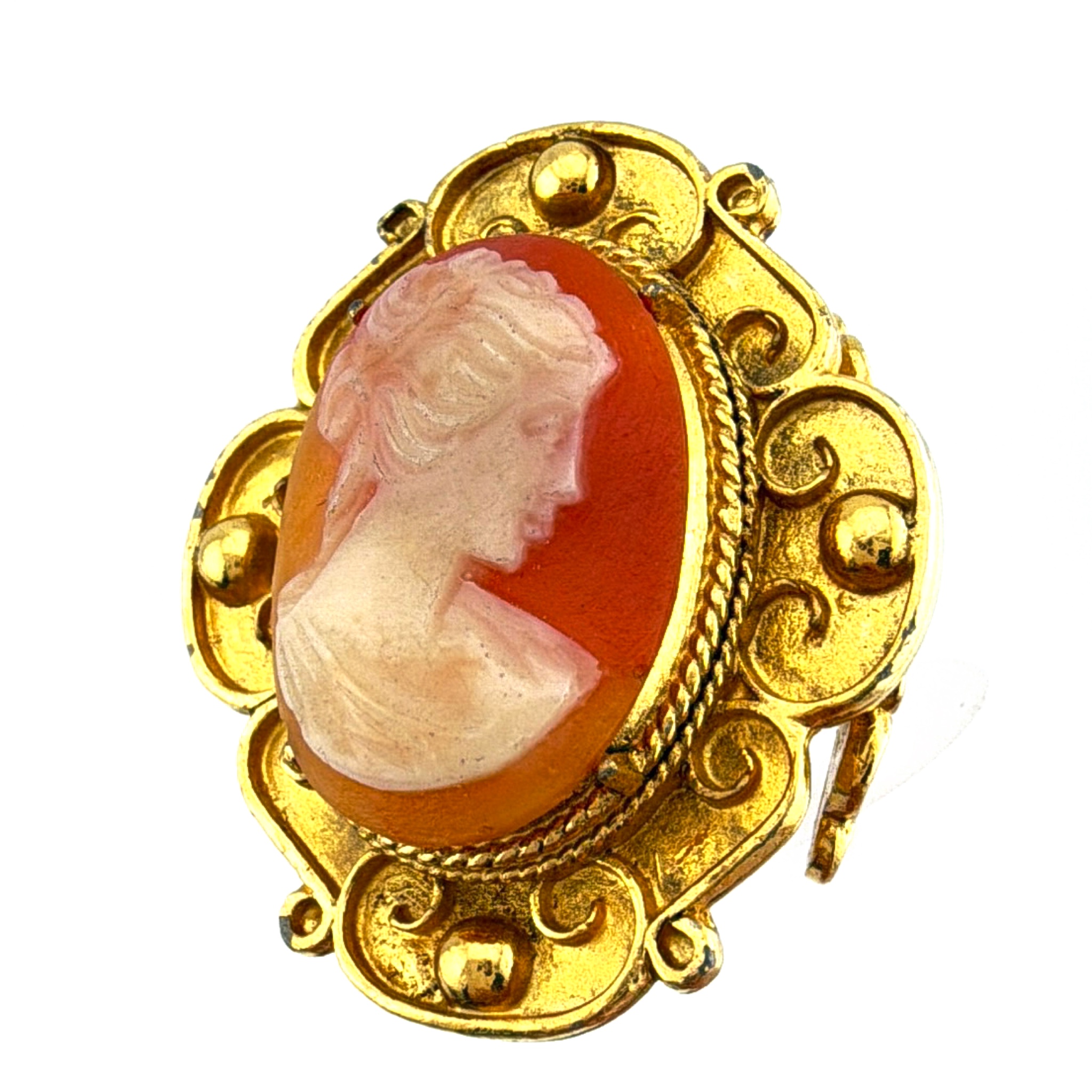 60s–80s Size 8 Gold Tone Molded Faux Cameo Ornate Cocktail Ring 20.90g — Front