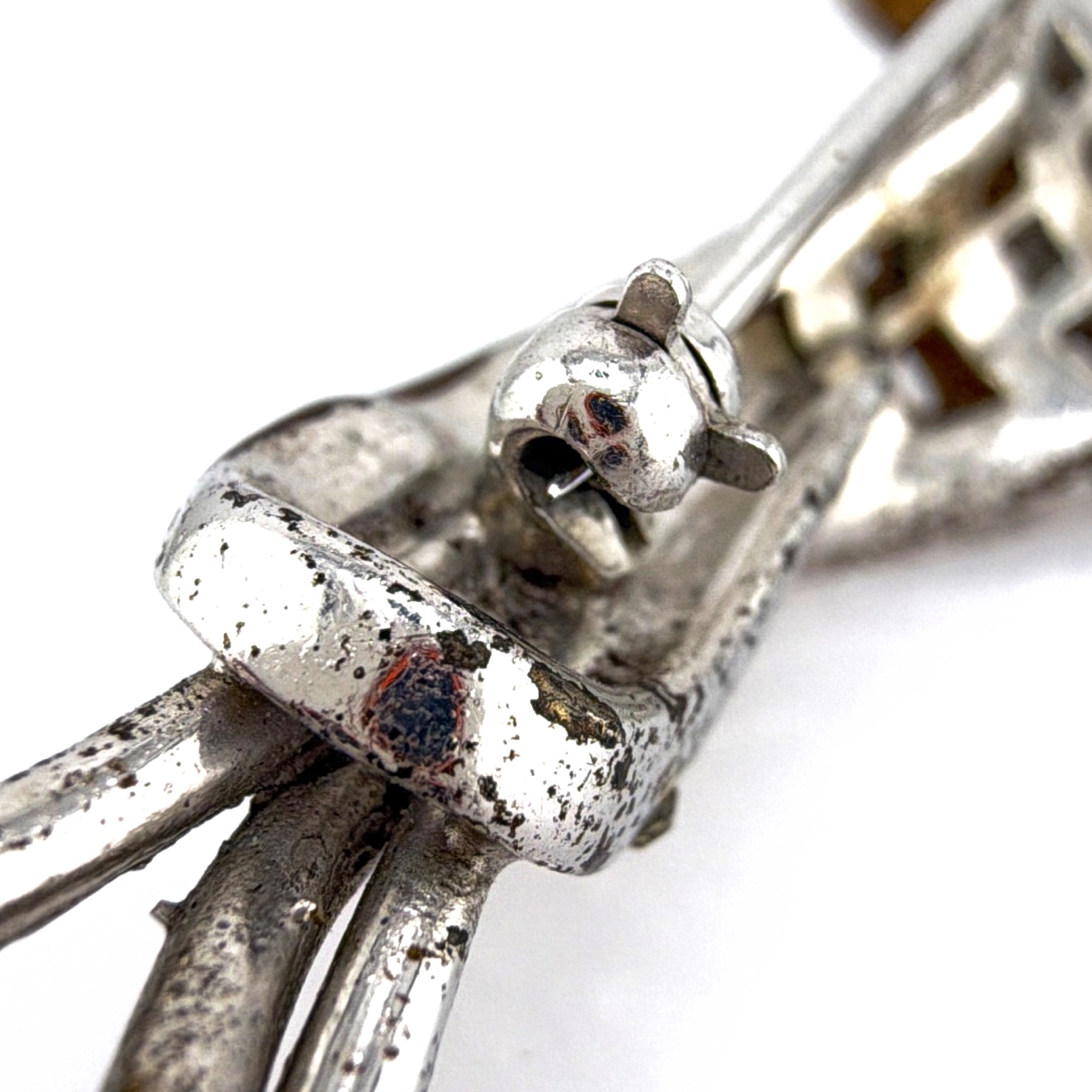 Retro 30s–50s Sterling Silver Woven Figural Brooch, Clear Rhinestones 27.66g 3.5 in — Detail