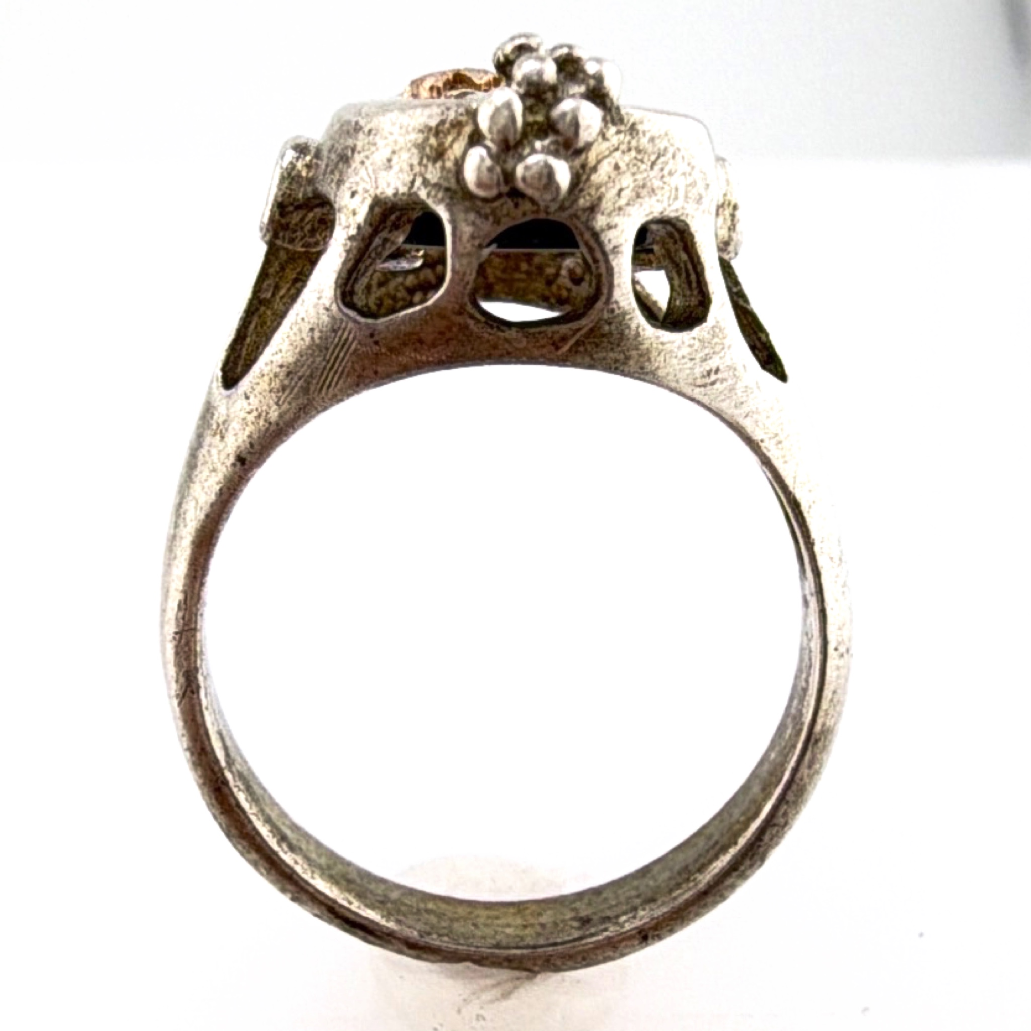 70s–80s Sterling Silver 10K Gold Black Hills Style Grape Leaf Cocktail Ring, Black Stone 5.68g Size 6 — Front