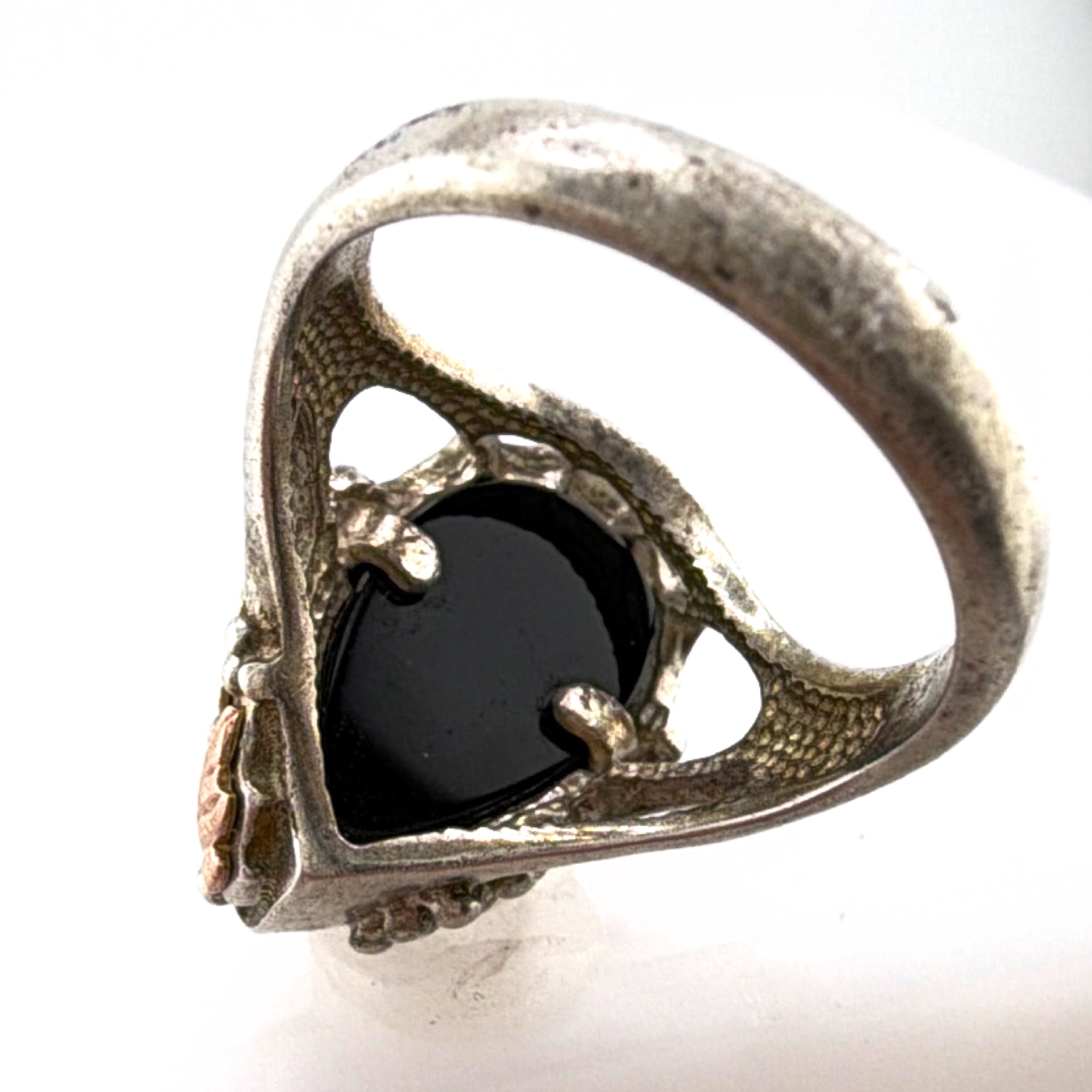 70s–80s Sterling Silver 10K Gold Black Hills Style Grape Leaf Cocktail Ring, Black Stone 5.68g Size 6 — Front