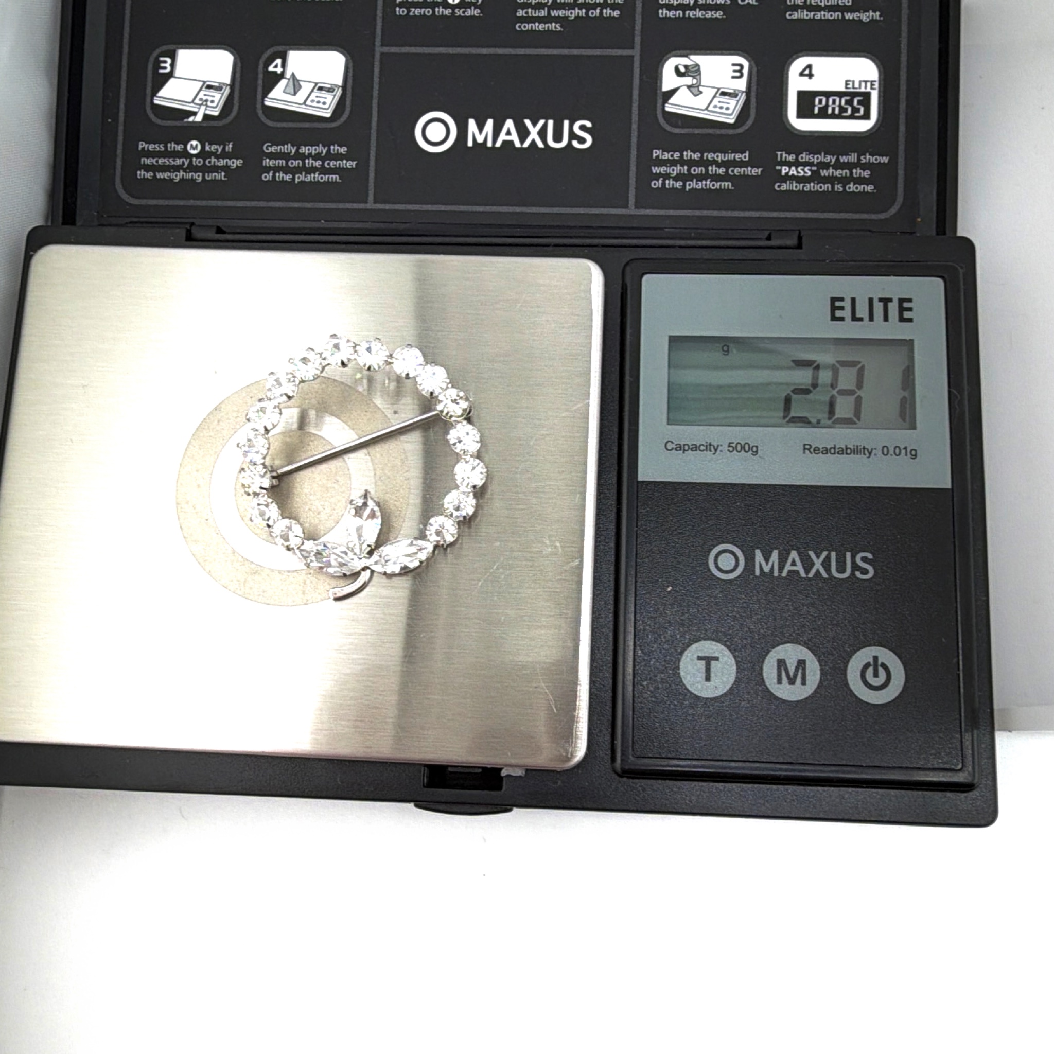 Retro 40s–50s Sterling Austrian Crystal Wreath Bow Brooch 2.81g — For scale