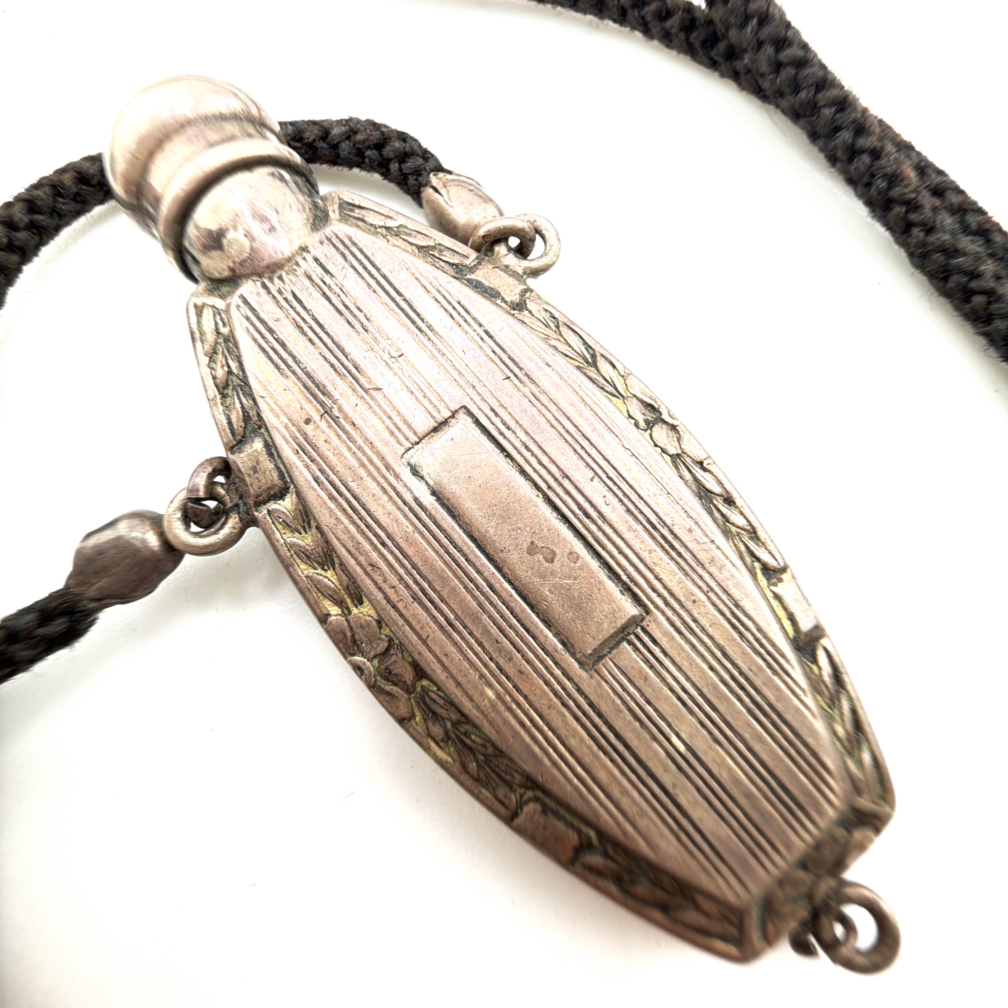 Edwardian 00s–10s –10s Sterling Scent Flacon Pendant on Cord Necklace — Detail