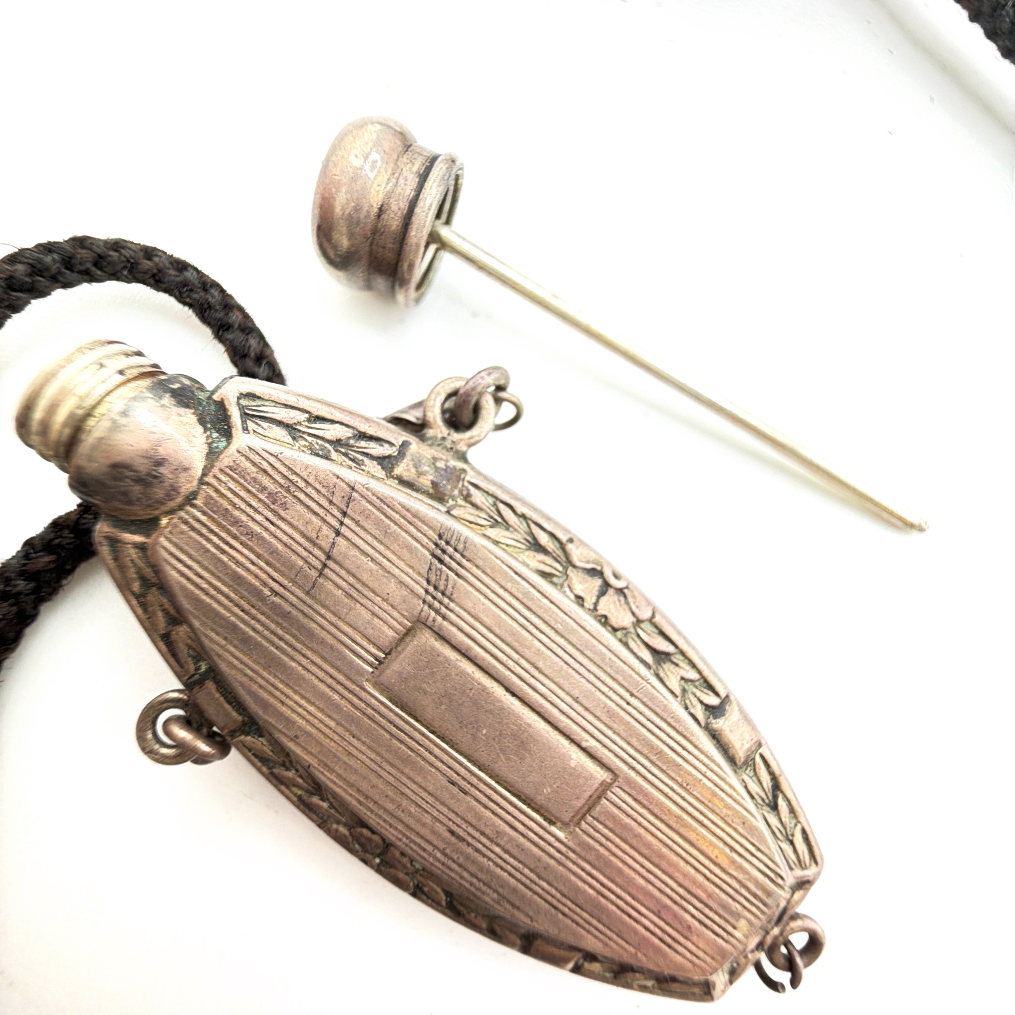 Edwardian 00s–10s –10s Sterling Scent Flacon Pendant on Cord Necklace — Detail