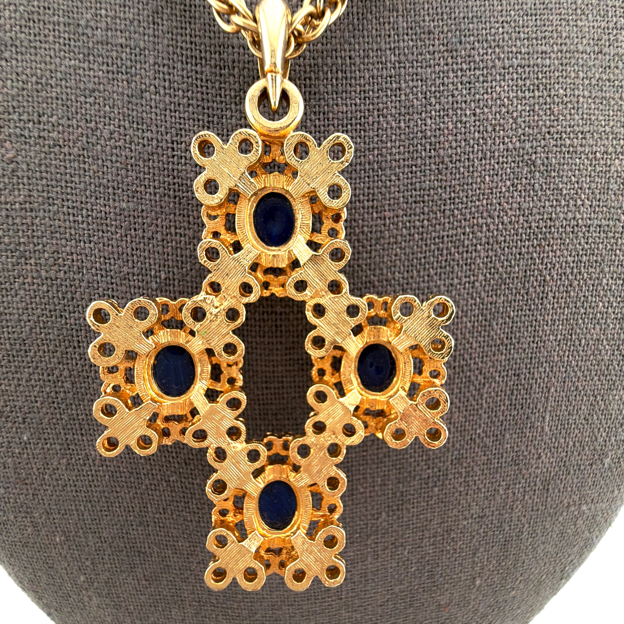 60s–70s Sarah Coventry Gold Tone Blue Cabochon Cross Pendant Necklace 35.00g 24 in — Front