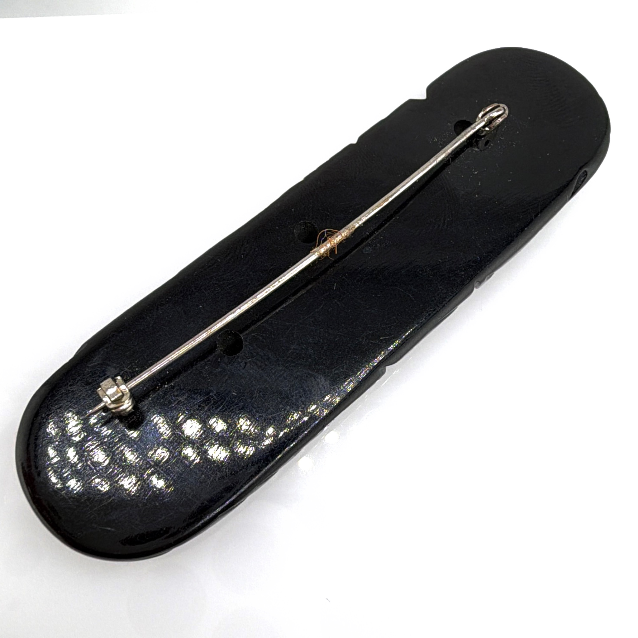 Vintage Carved Bakelite Black Floral Bar Brooch, Silver Tone Pin 21.00g — Detail