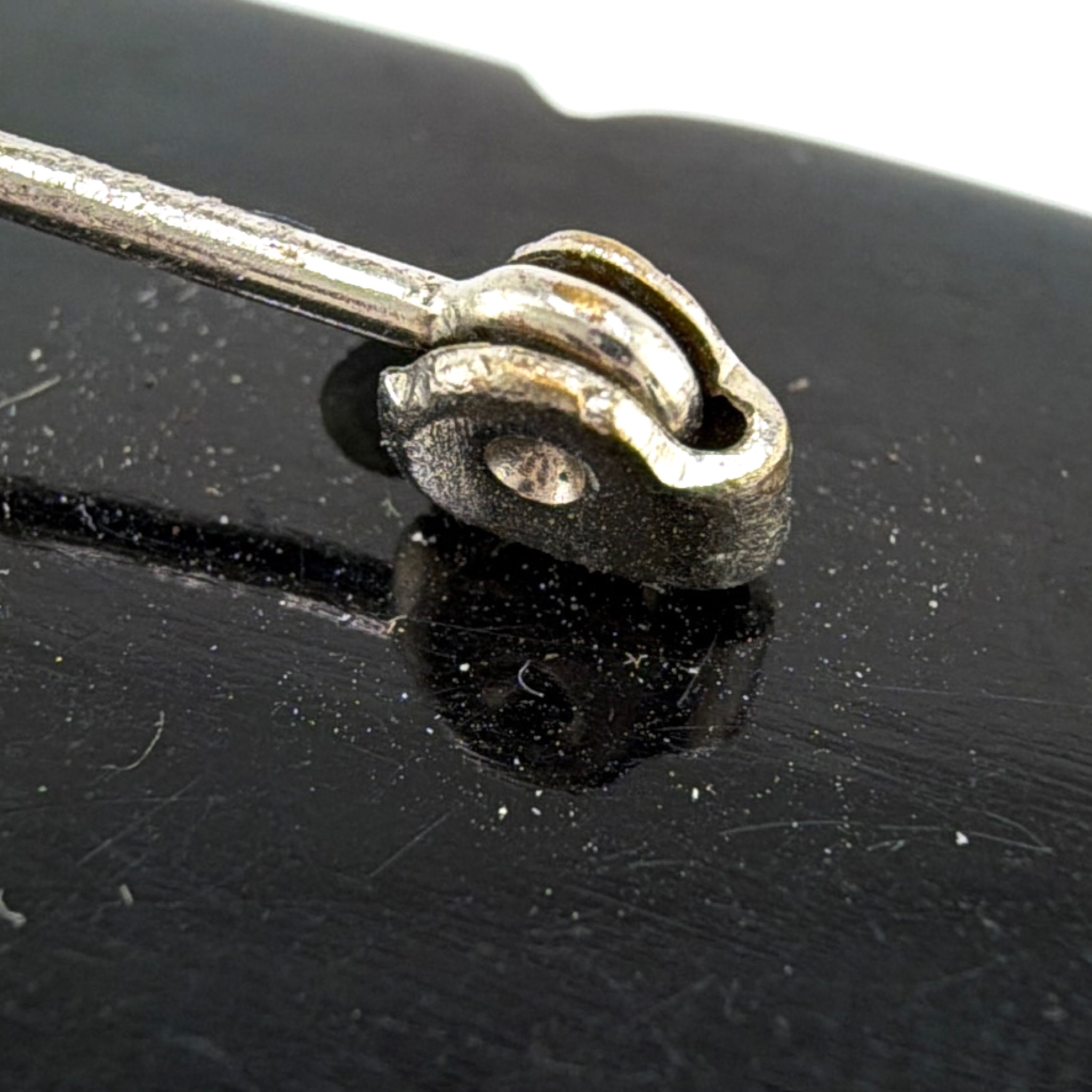 Vintage Carved Bakelite Black Floral Bar Brooch, Silver Tone Pin 21.00g — Detail