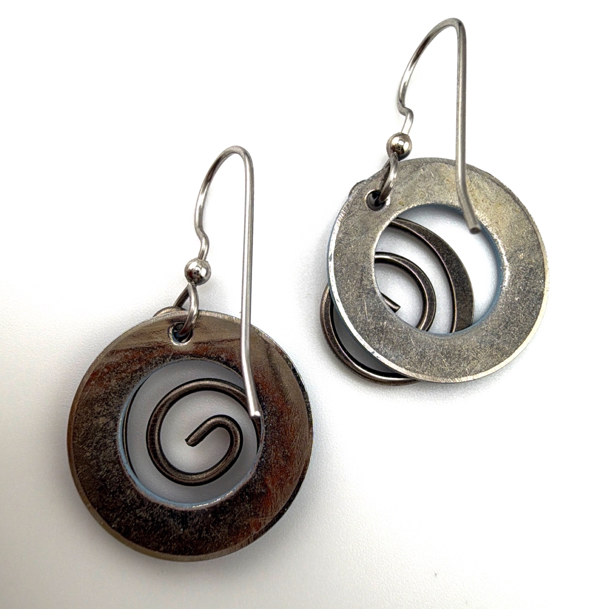 Contemporary Silver Tone Spiral Wire Blue Disc Dangle Earrings 3.60g — Side
