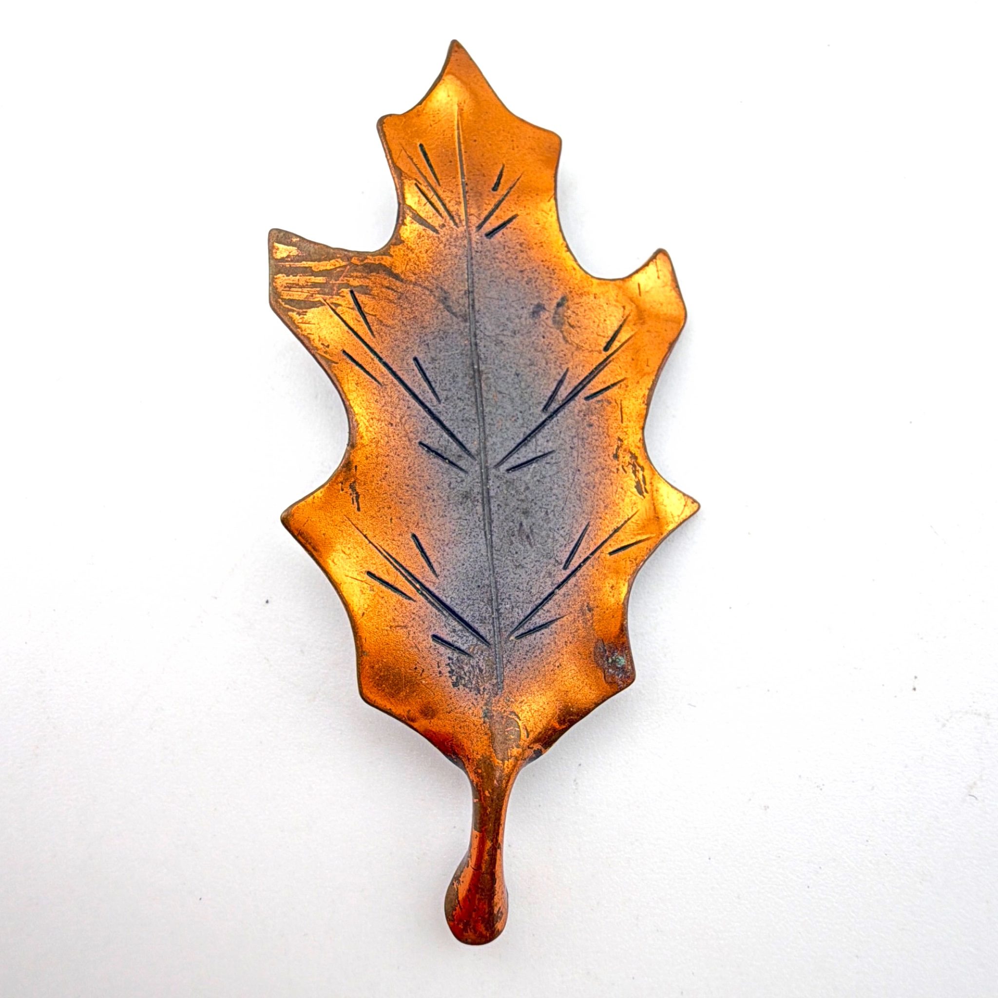 Mid-Century 50s–60s 2 in Stuart Nye Copper Hand Wrought Oak Leaf Brooch 4.38g — Front