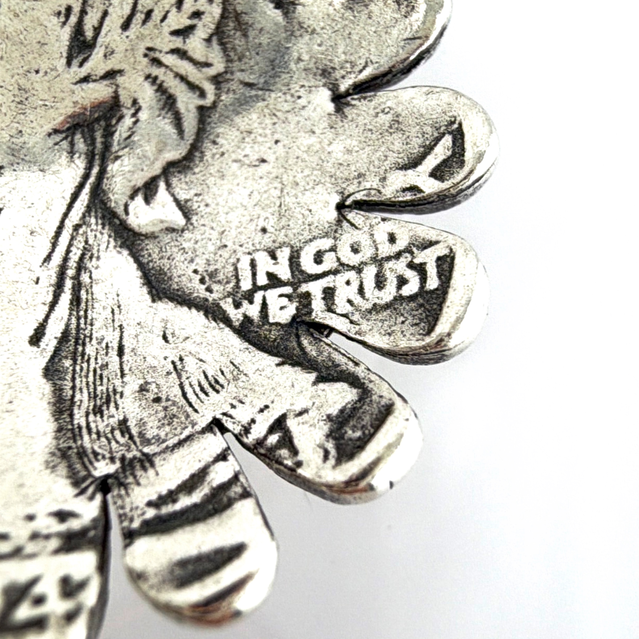 Sterling Silver Daisy Coin-Motif Pendant, Walking Liberty Design 8.39g — Detail