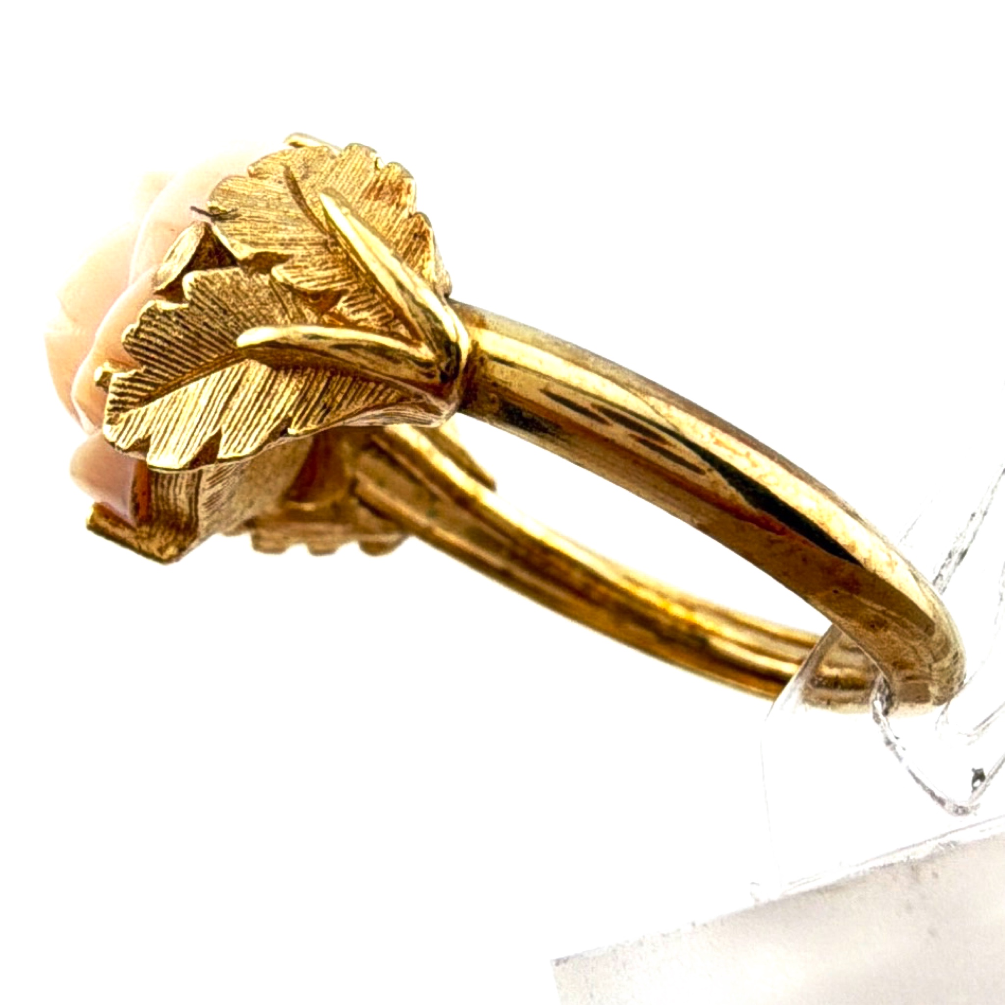 70s–80s Size 8.5 Avon Gold Tone Pink Carved Rose Ring 4.50g — Side