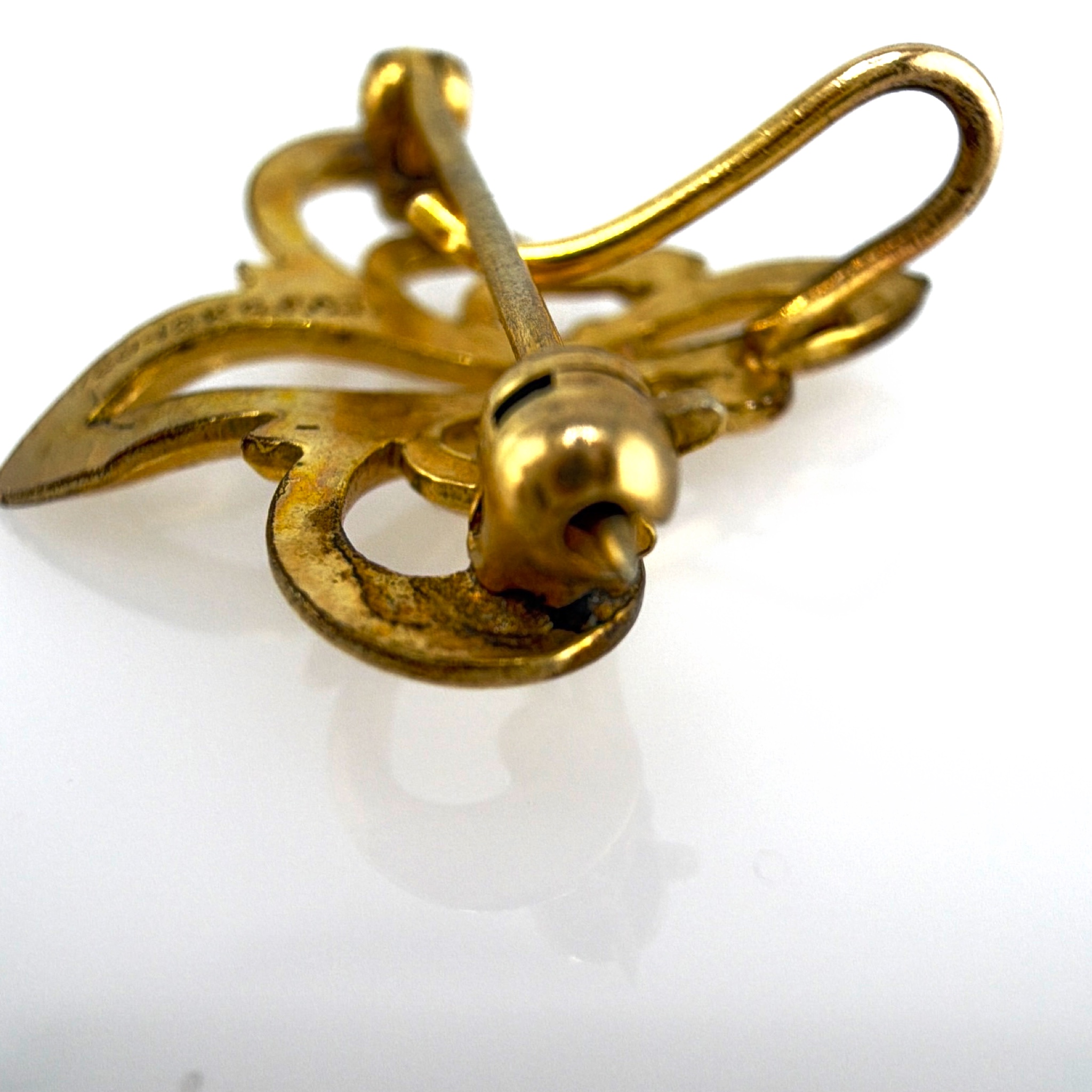 Art Nouveau 1890s–1920s Gold Filled Openwork Bow Watch Pin 1.70g — Side