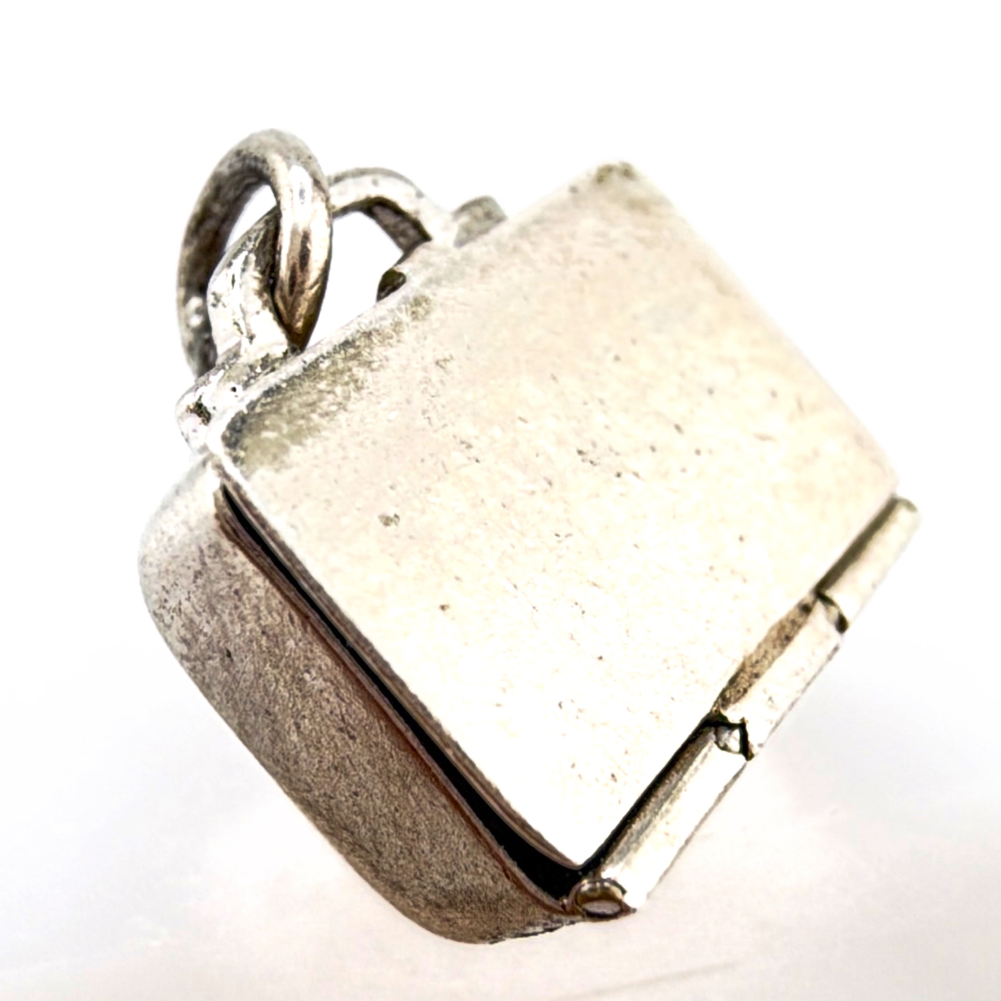 Vintage Sterling Novelty Suitcase Charm, Opens to Typewriter 2.32g — Side