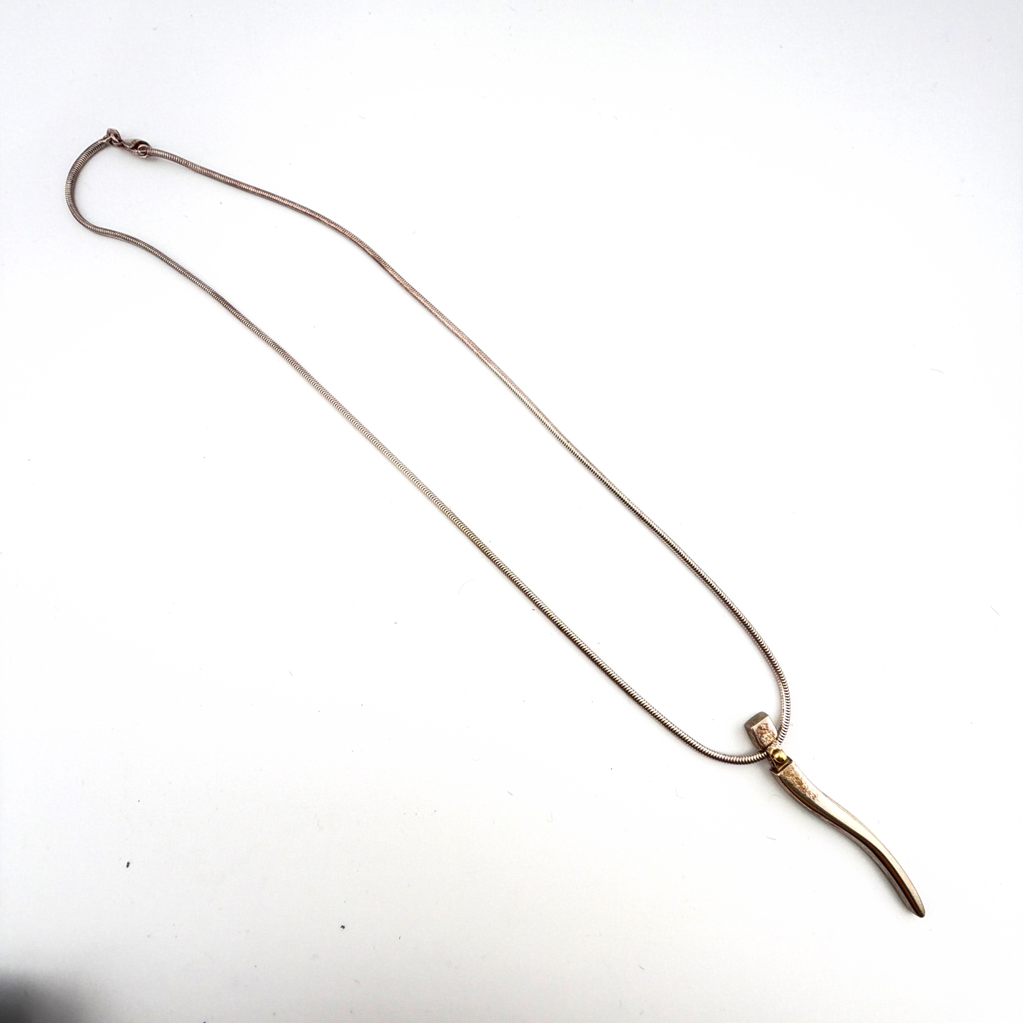 1990s–2000s 16 in Declan Killen Sterling Silver Modernist Horn Pendant Snake Chain Necklace 11.74g — Front