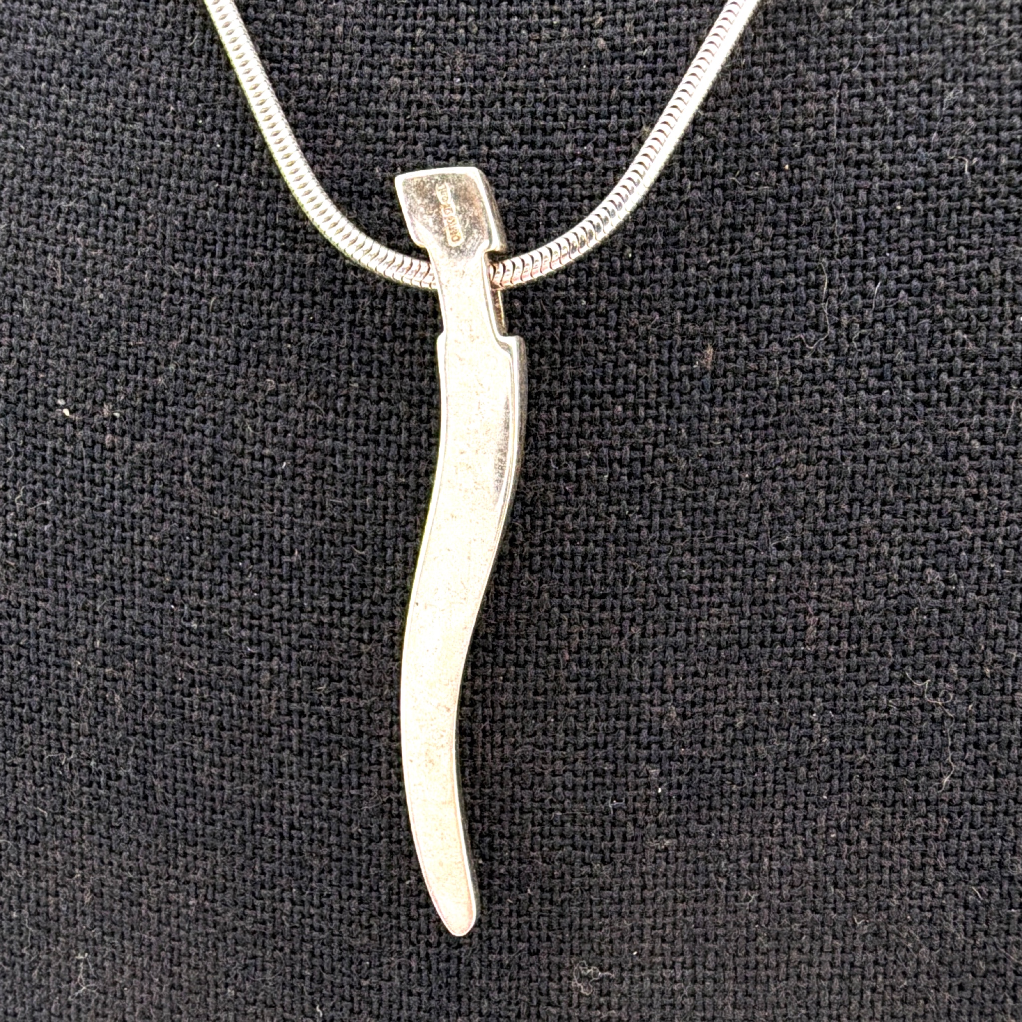 1990s–2000s 16 in Declan Killen Sterling Silver Modernist Horn Pendant Snake Chain Necklace 11.74g — Front