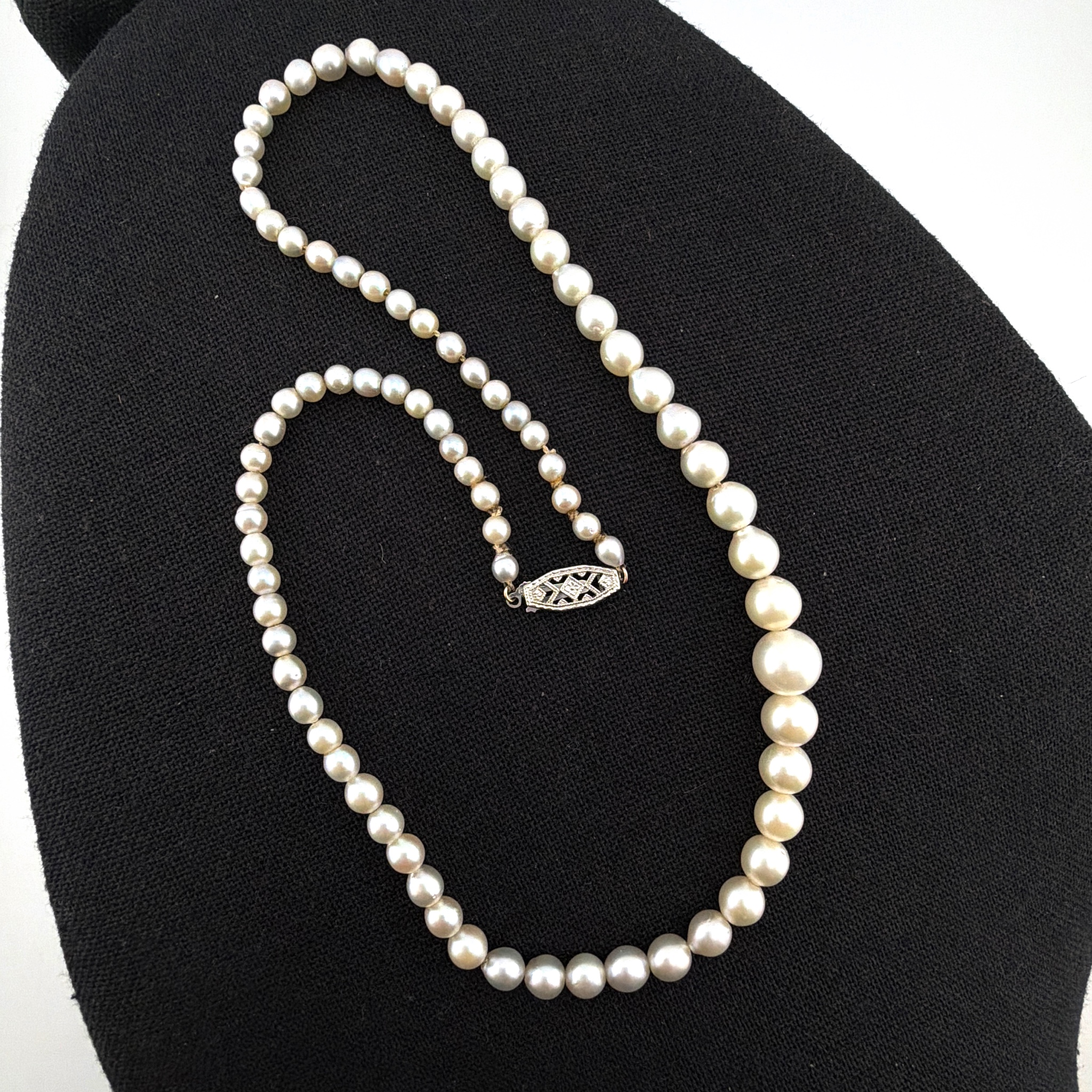 Art Deco 20s–30s 14K Gold Graduated Real Pearl Necklace 21.00g 16 in — Detail