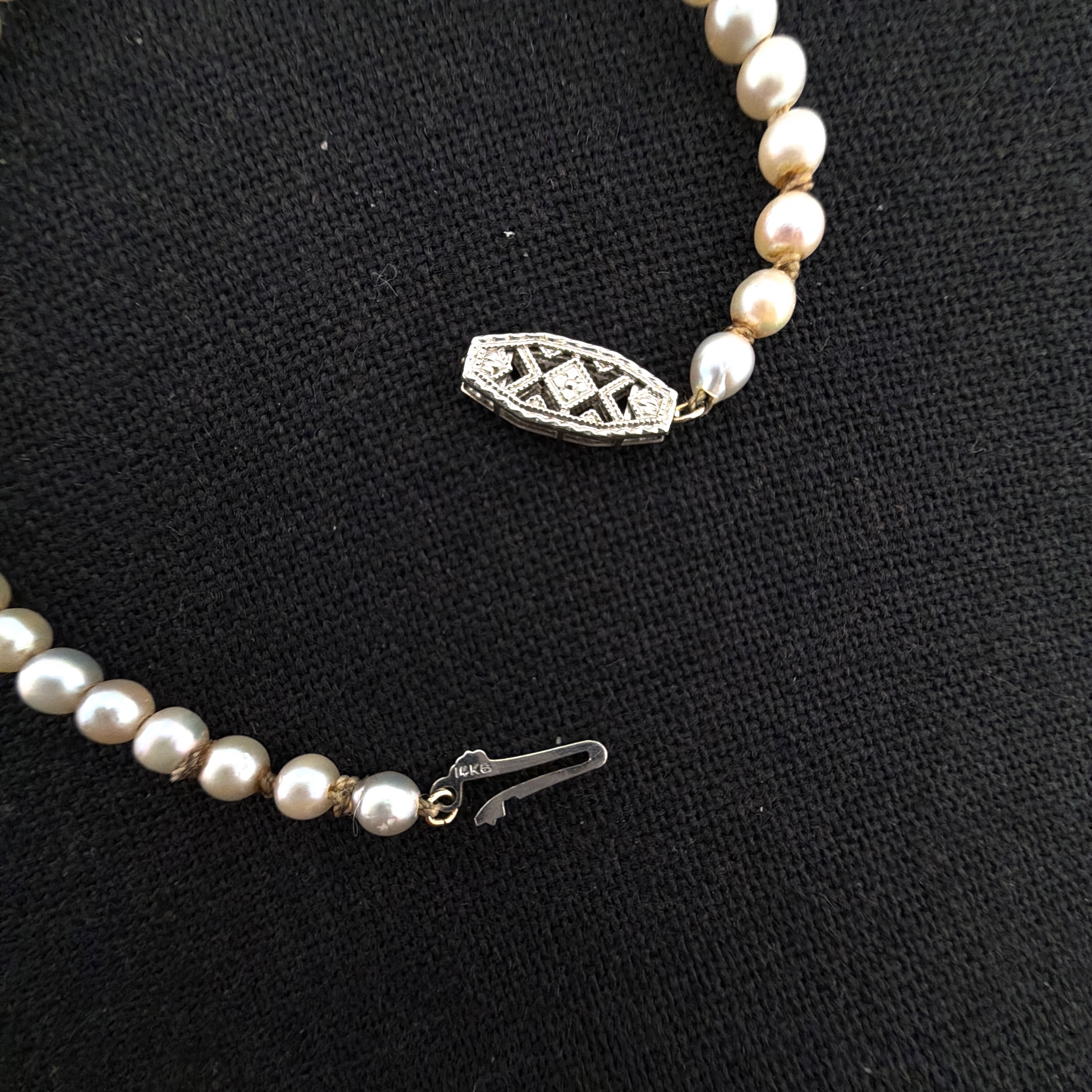 Art Deco 20s–30s 14K Gold Graduated Real Pearl Necklace 21.00g 16 in — Detail