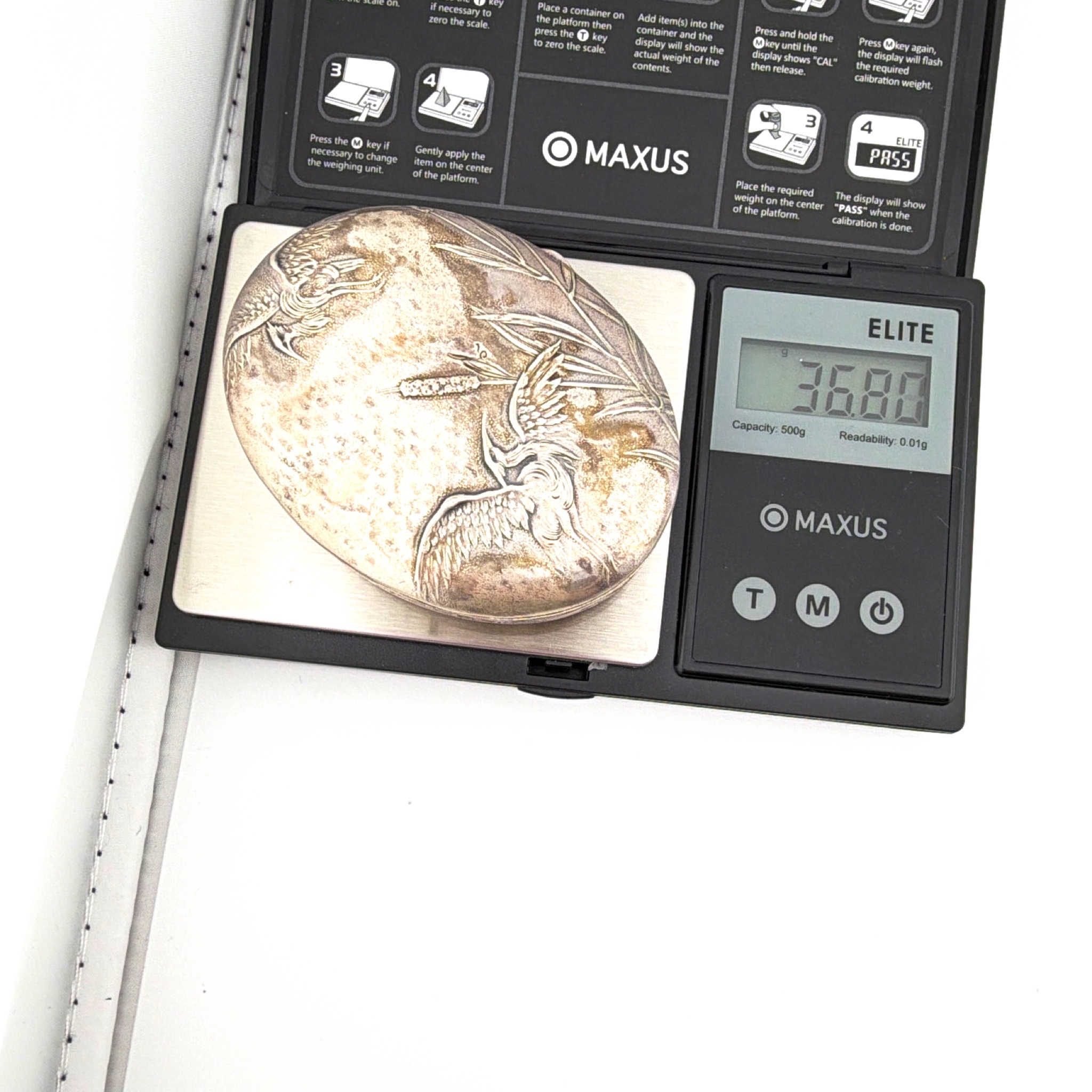 Victorian 1880s–1900s 2 in Sterling Repousse Herons Cattails Hinged Trinket Box 36.80g — For scale
