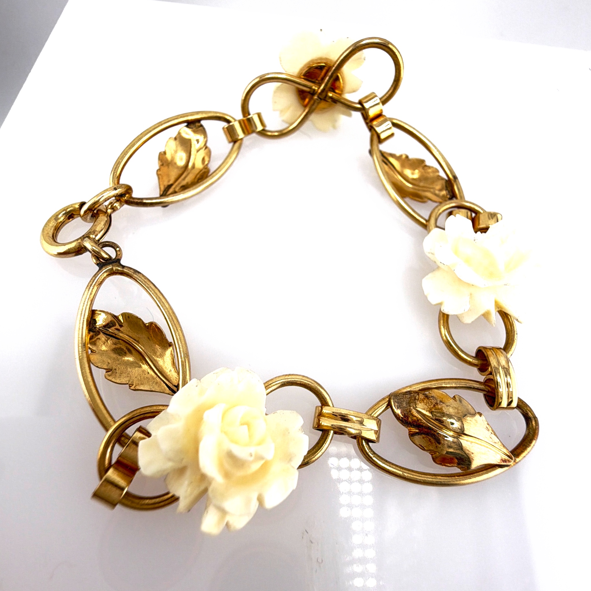 Van Dell Gold Filled Carved Floral Link Bracelet 9.00g — Front