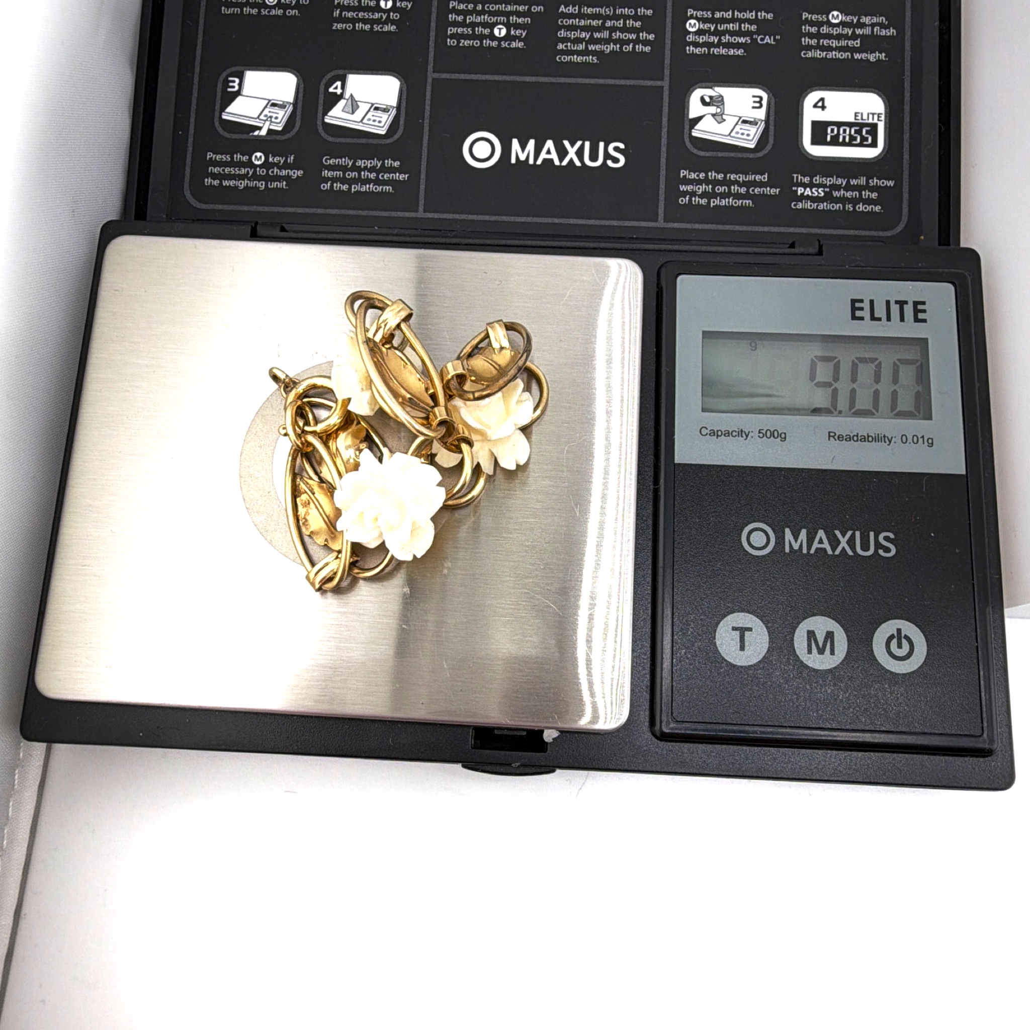 Van Dell Gold Filled Carved Floral Link Bracelet 9.00g — For scale