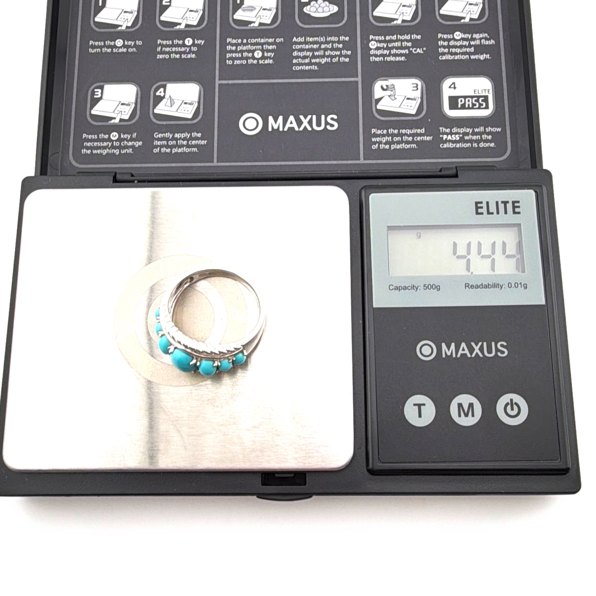 Sterling Signed EA Graduated Turquoise Cabochon Ring 4.44g — For scale