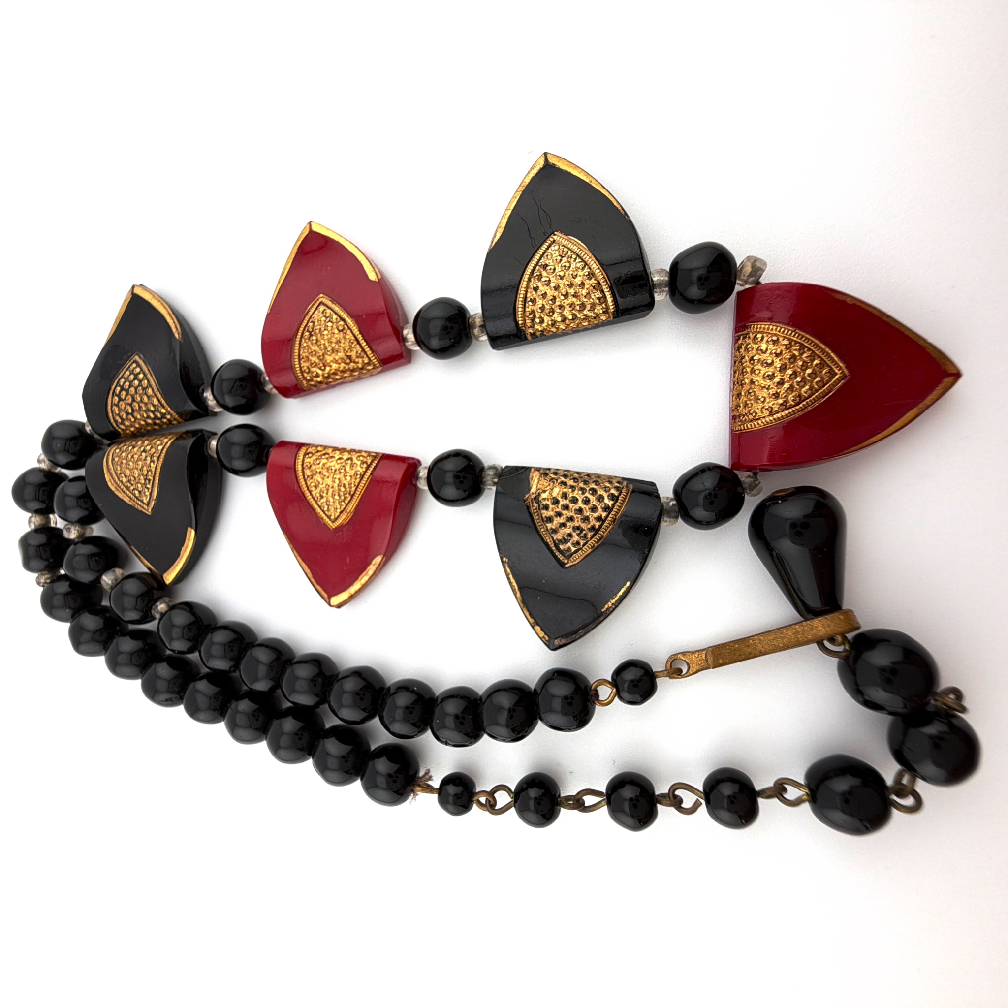 Retro 40s–60s West Germany Gold Tone Red & Black Shield Panel Necklace 23.62g — Front