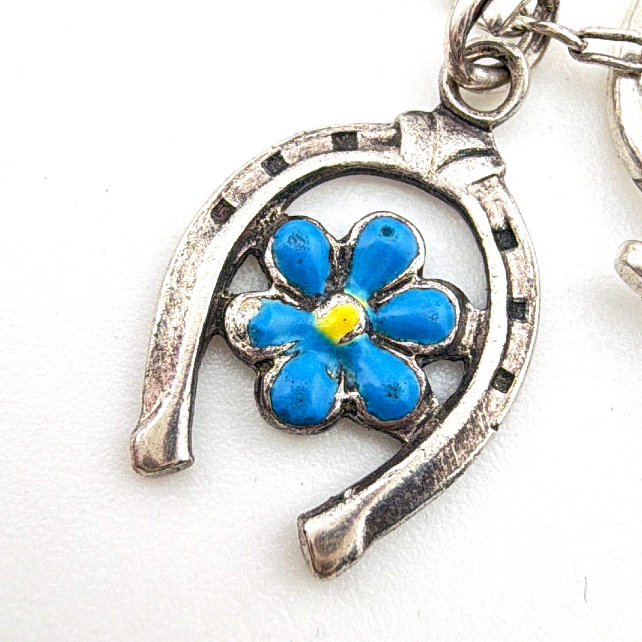 Victorian 1890s–1910s 1.75 in Sterling Enamel Forget-Me-Not Horseshoe Heart Padlock Charm 4.71g — Detail