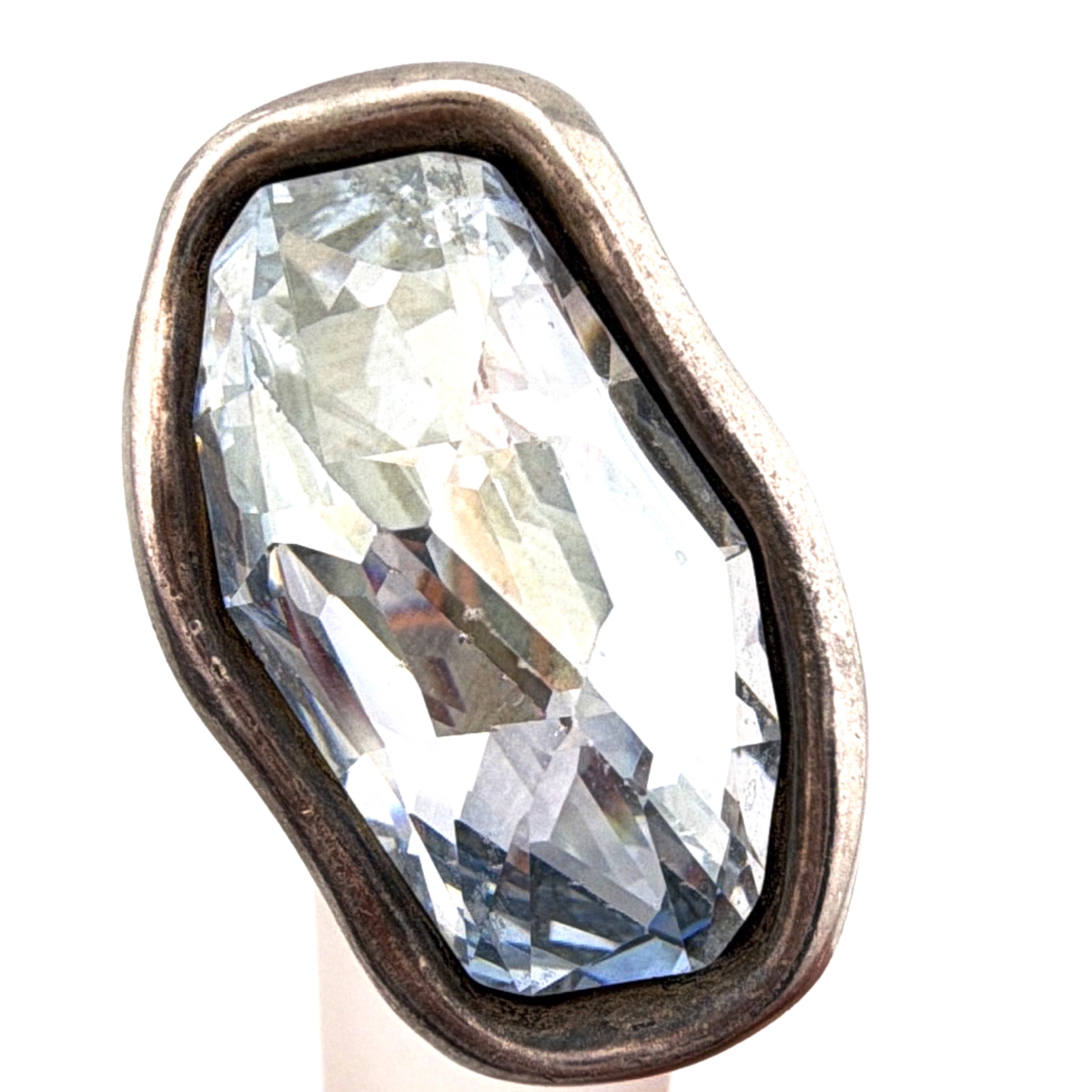 Uno de 50 Swarovski Silver Tone Large Faceted Crystal Size 8.75 Statement Ring 24.42g — Side