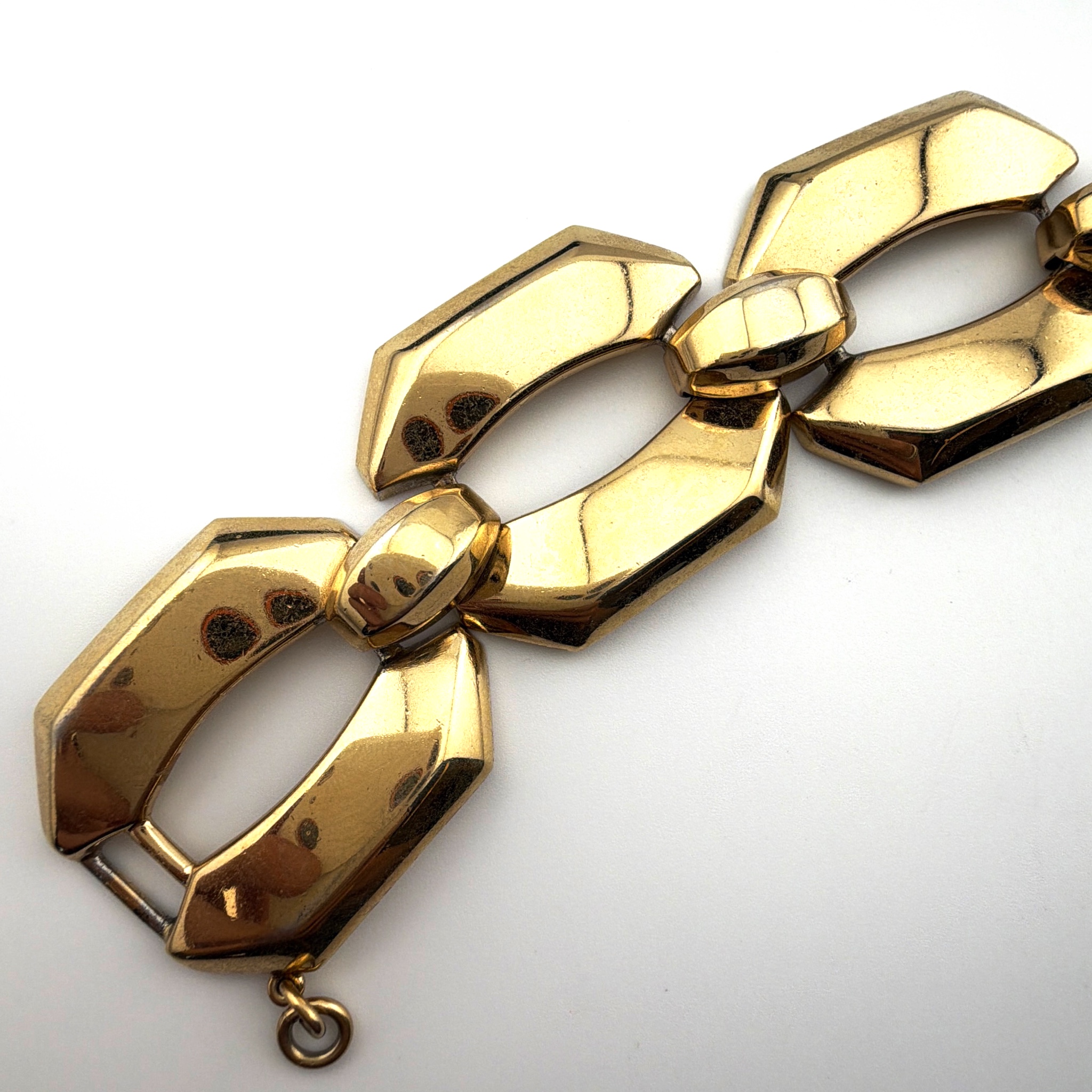 Retro 70s–80s Monet Gold Tone Modernist Faceted Link Statement Bracelet 86.52g 7.5 in — Back