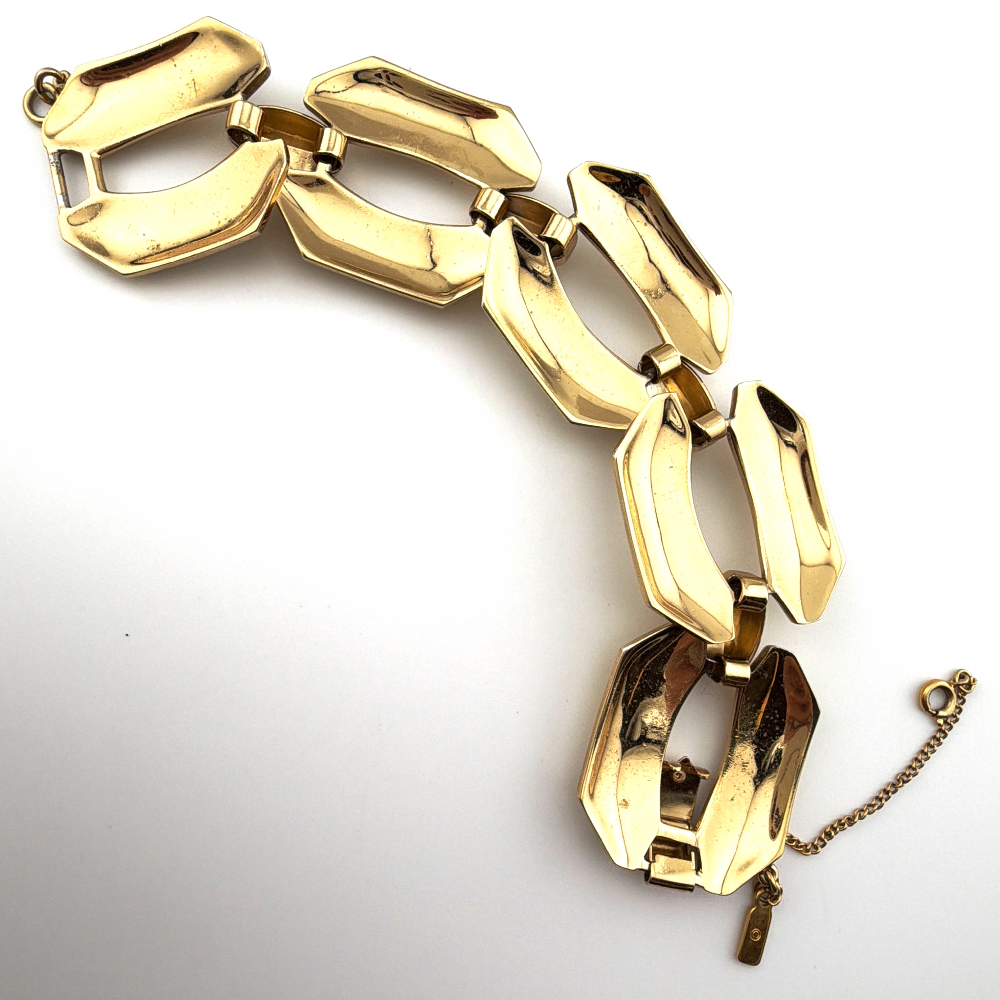 Retro 70s–80s Monet Gold Tone Modernist Faceted Link Statement Bracelet 86.52g 7.5 in — Front