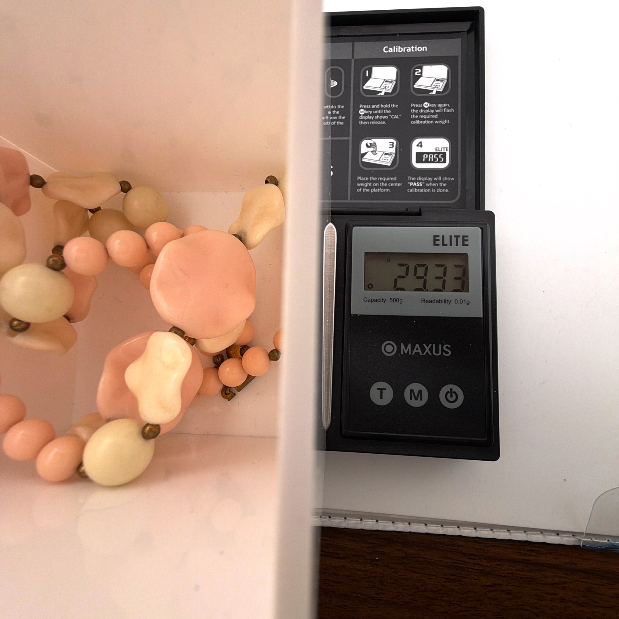 60s–70s 21.5 in Miriam Haskell Brass Tone Pink and Cream Molded Sculptural Bead Necklace 29.33g — For scale