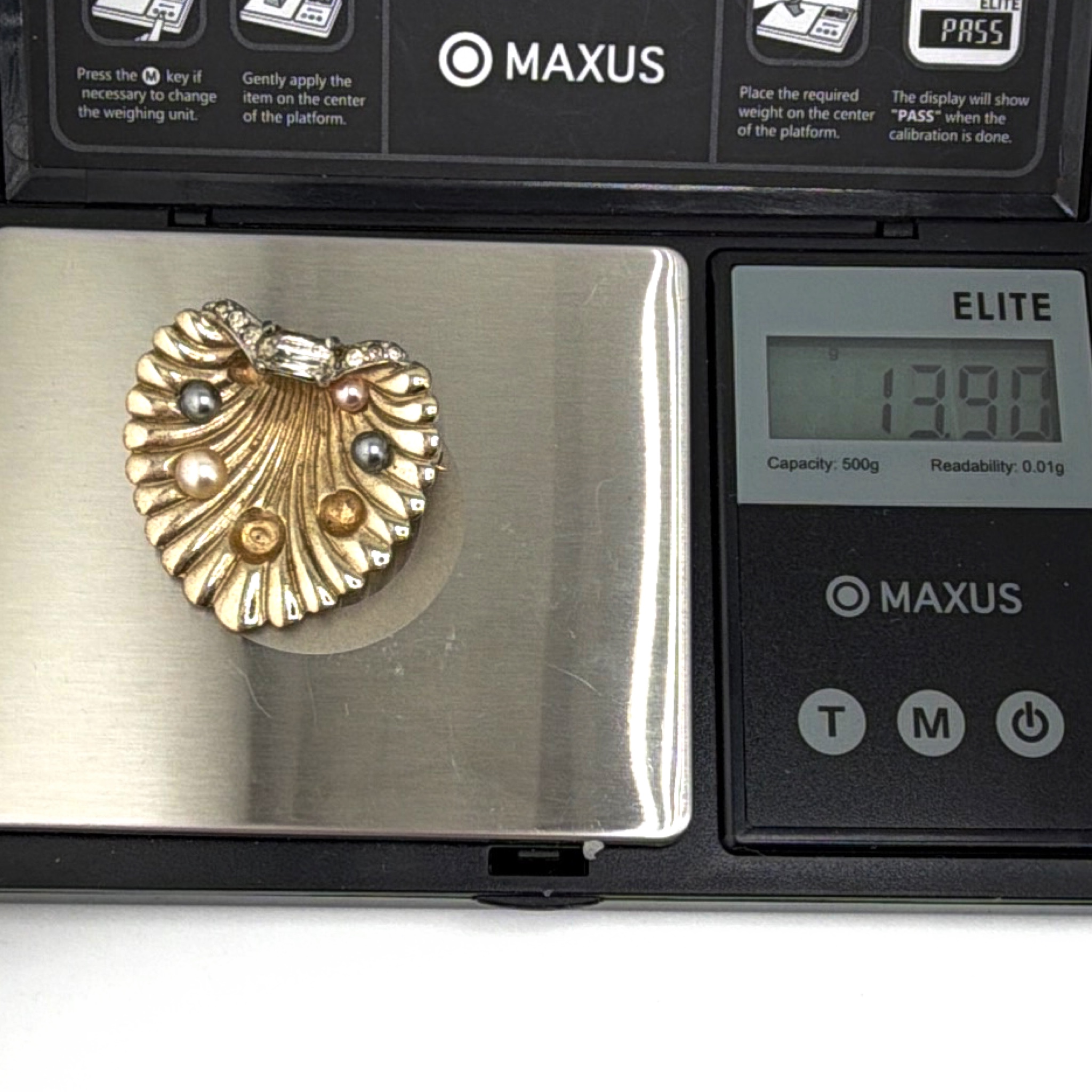 Vintage Jomaz Gold Tone Shell Brooch, Faux Pearls & Rhinestones 13.90g — For scale