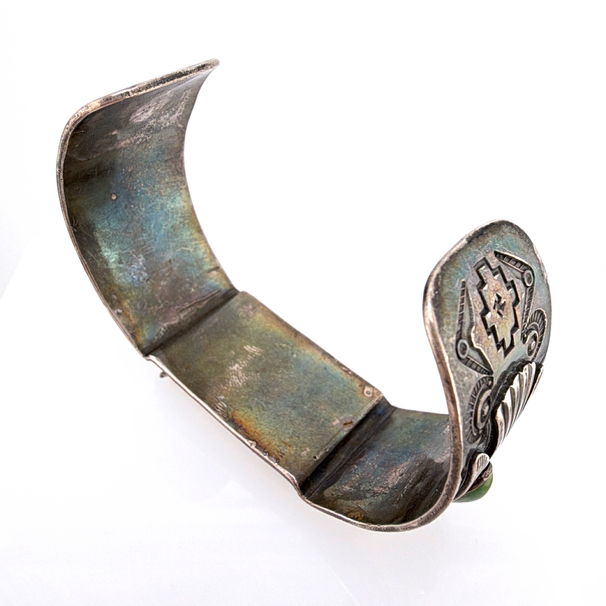 Mid-Century 50s–70s Sterling Silver Native Southwestern Thunderbird Cuff Bracelet 60.31g 6.5 in — Detail
