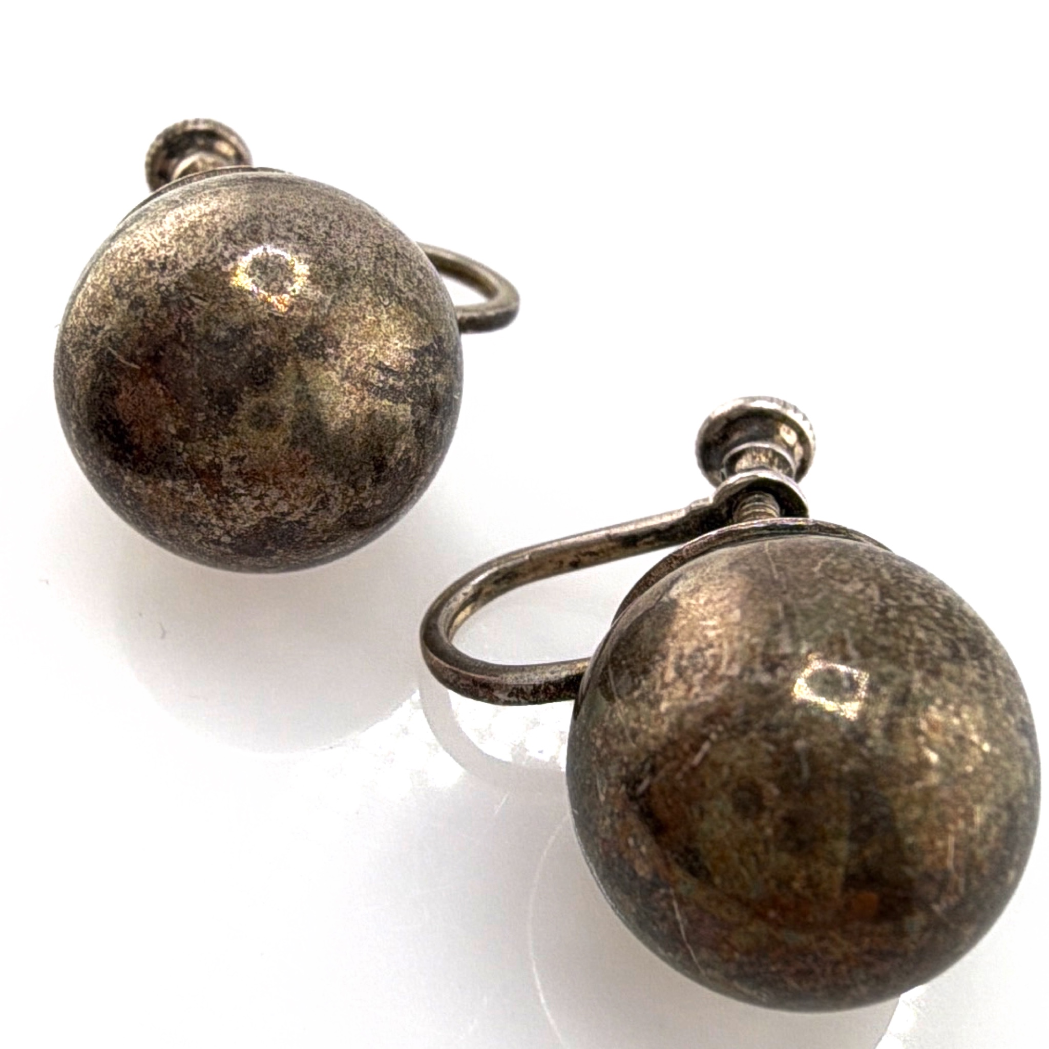 Mid-Century 40s–70s Sterling Silver Ball Screw-Back Earrings 6.11g — Detail