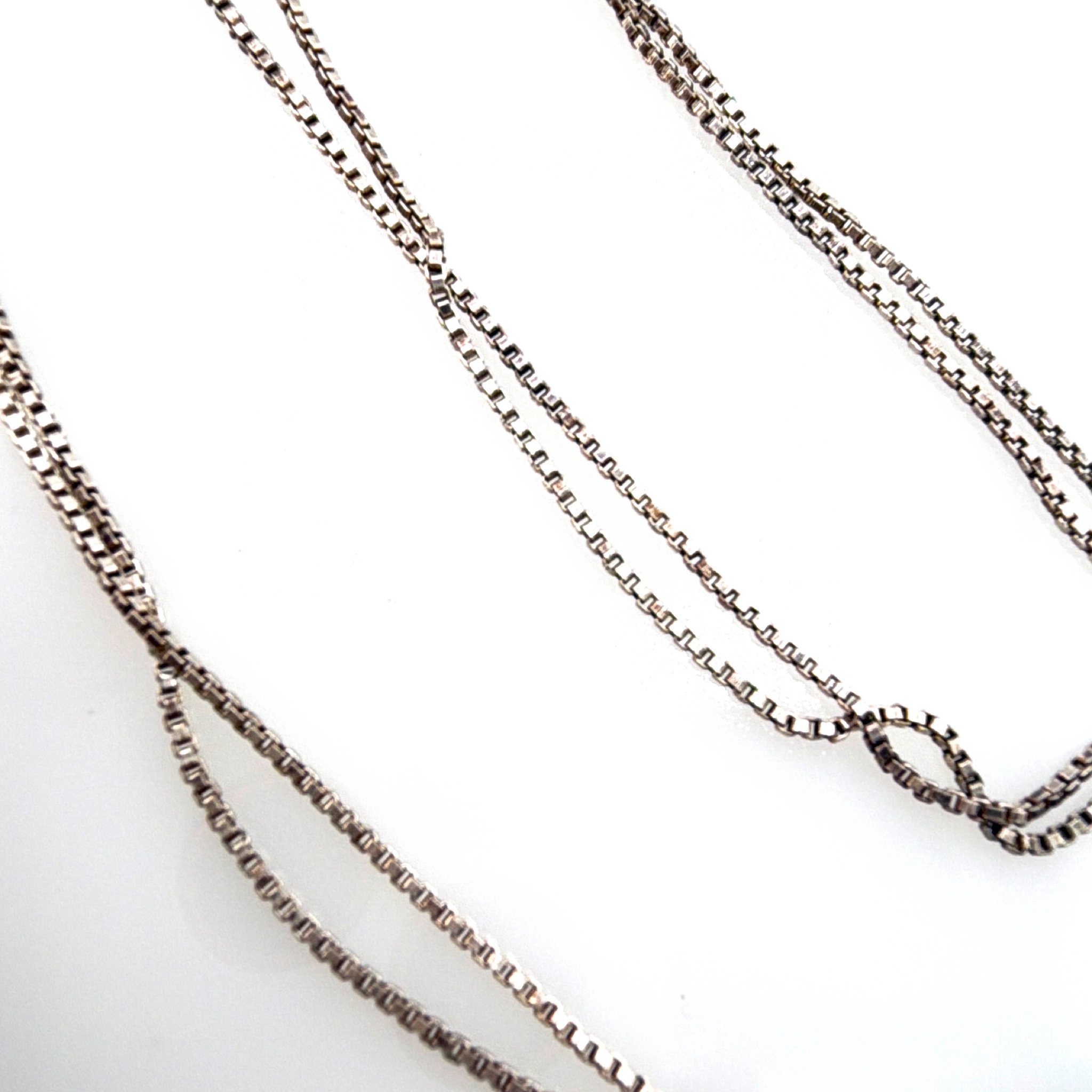 Sterling Silver Italy Box Chain Necklace 24.4in 3.39g — Side