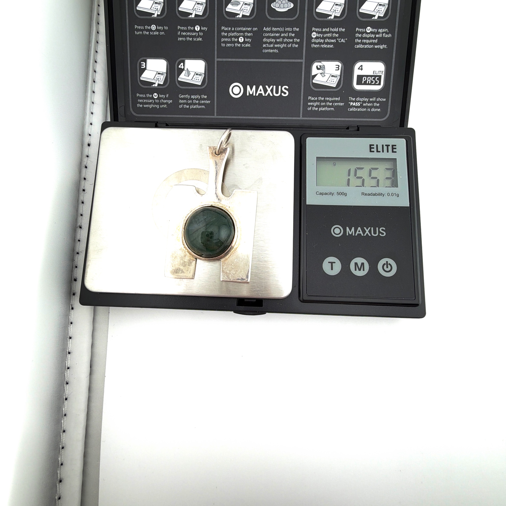 70s–80s Sterling Signed ST Modernist Geometric Dark Green Cabochon Pendant 15.53g — For scale