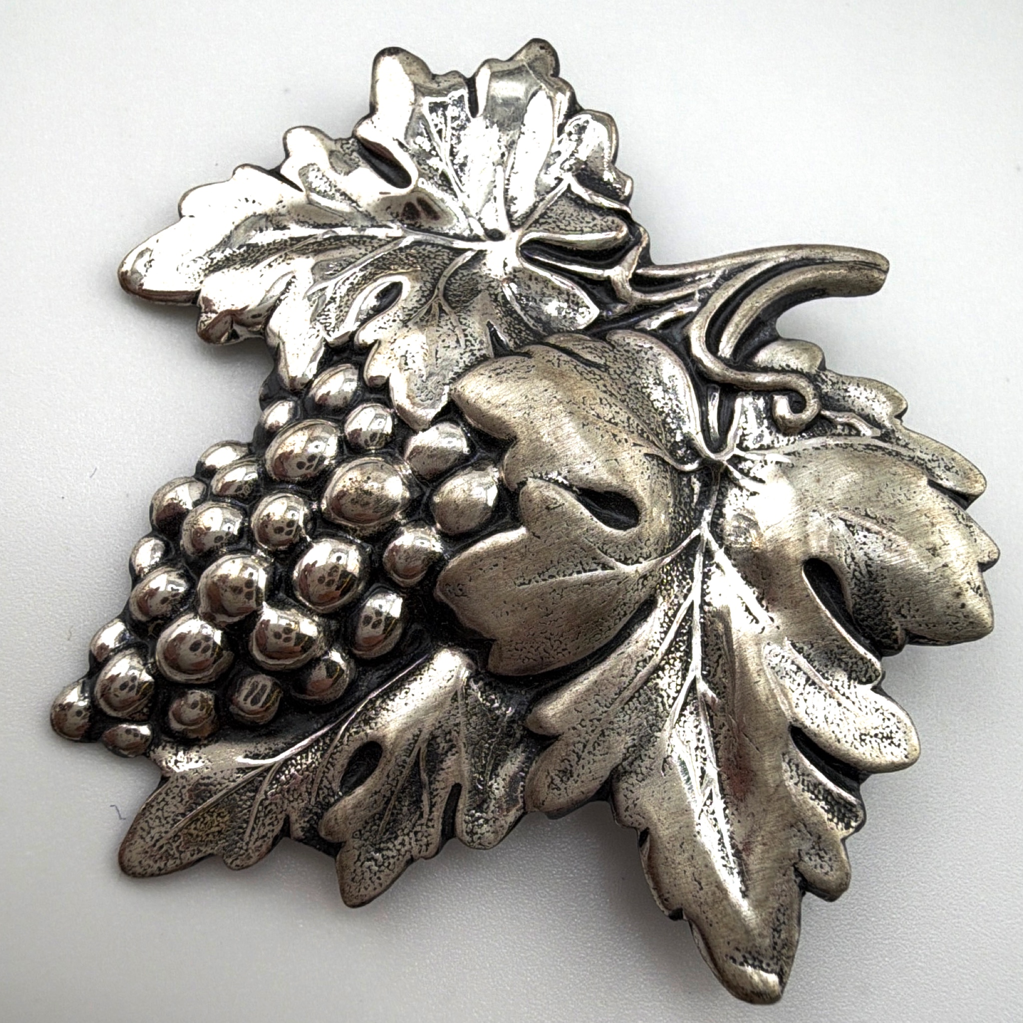 Mid-Century 40s–60s Sterling Jewelart Grape Cluster Brooch 5.92g — Side