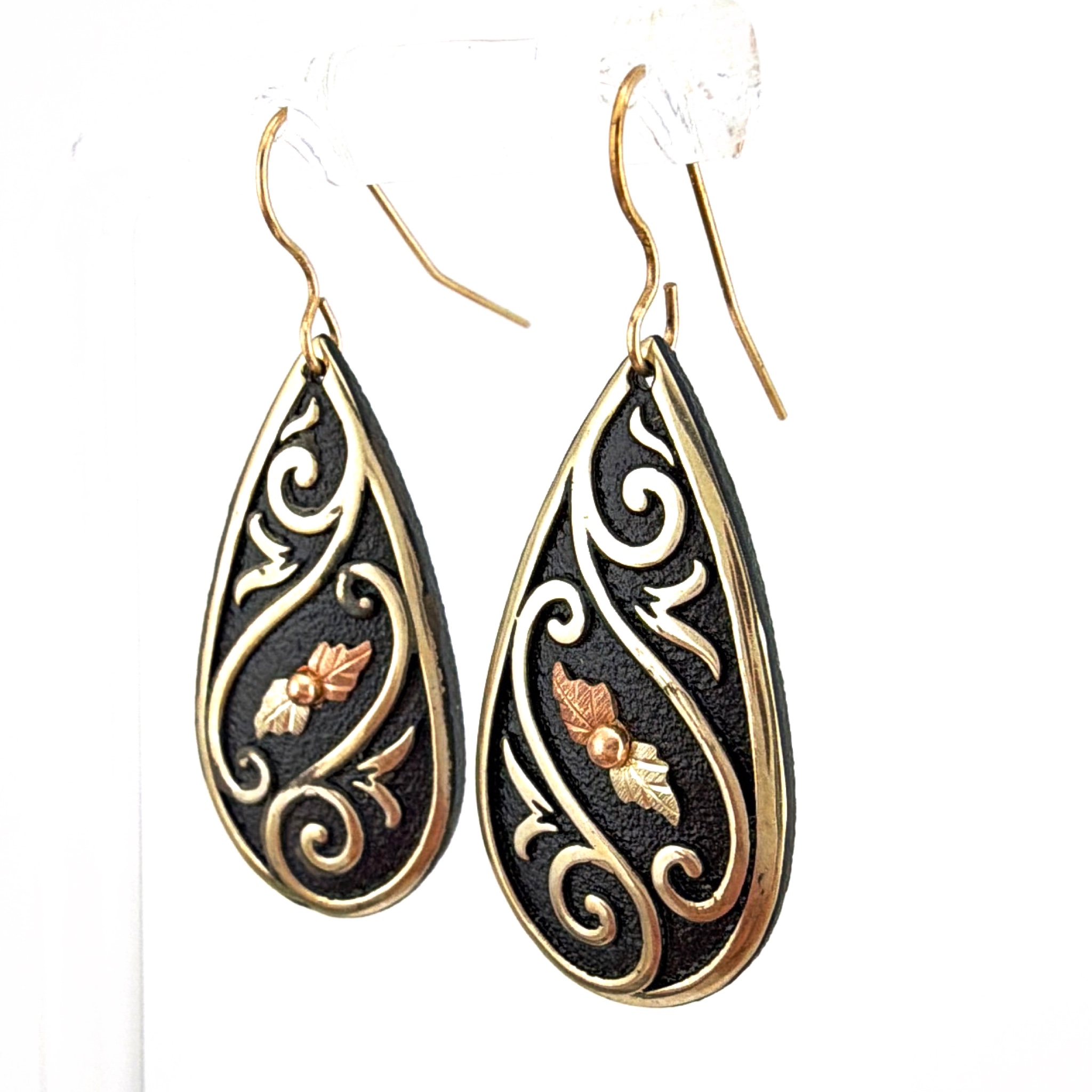 Coleman Co. Gold Tone Black Leather Tri-Color 1.625 in Leaf Scroll Teardrop Dangle Earrings — Side